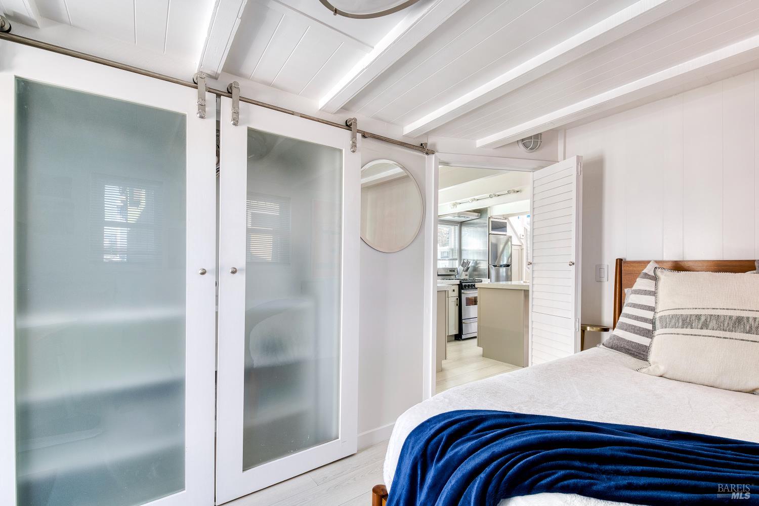 Detail Gallery Image 17 of 34 For 17 East Pier Unkn, Sausalito,  CA 94965 - 2 Beds | 1 Baths