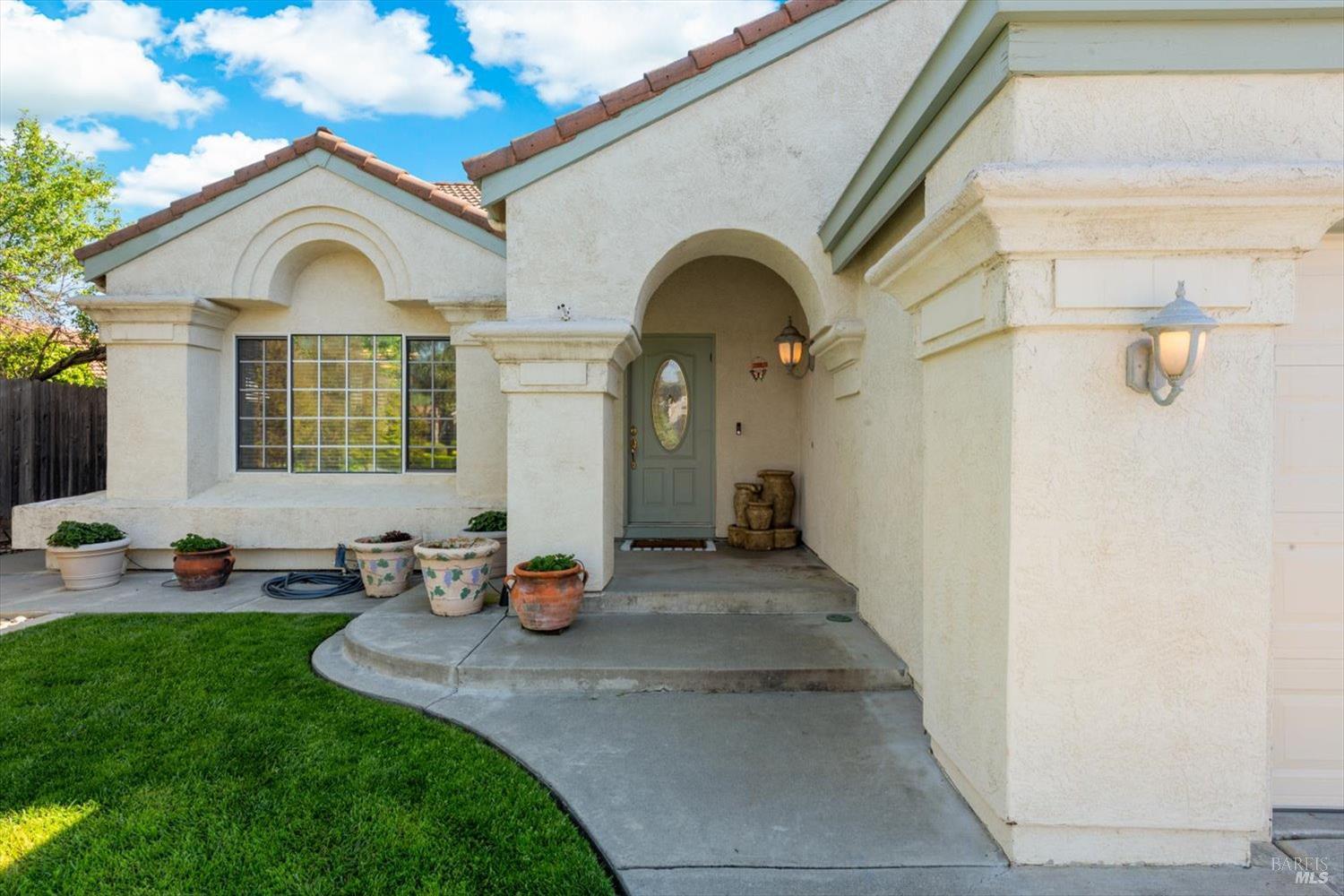 Detail Gallery Image 7 of 87 For 207 Laurelwood Way, Vacaville,  CA 95687 - 3 Beds | 2 Baths