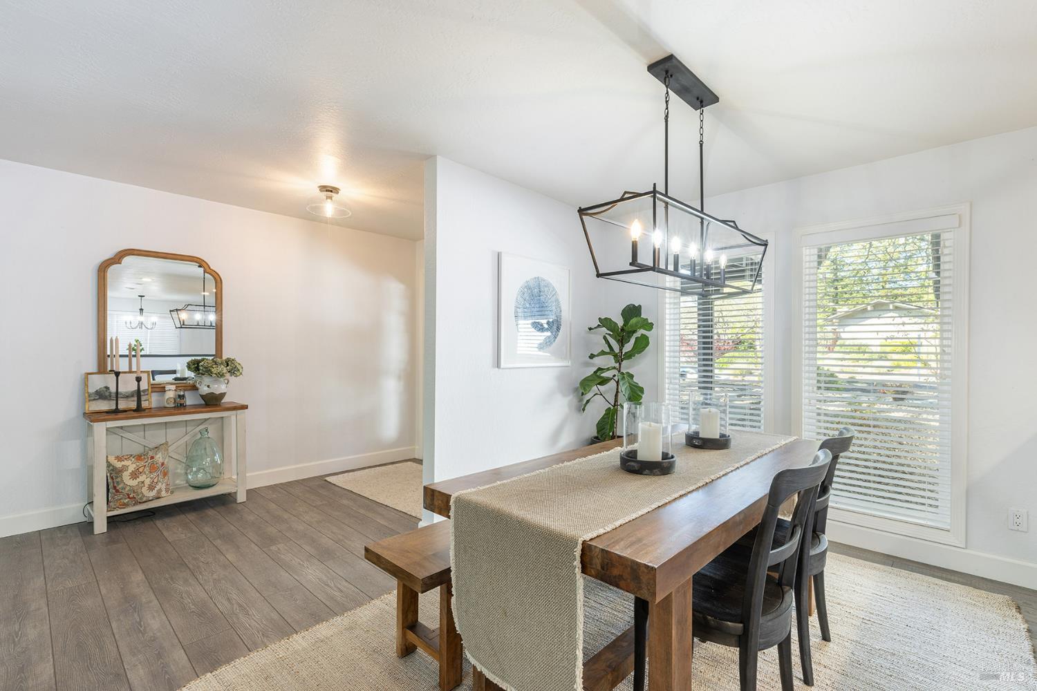 Detail Gallery Image 3 of 46 For 19 Inverness Dr, Napa,  CA 94558 - 3 Beds | 2/1 Baths