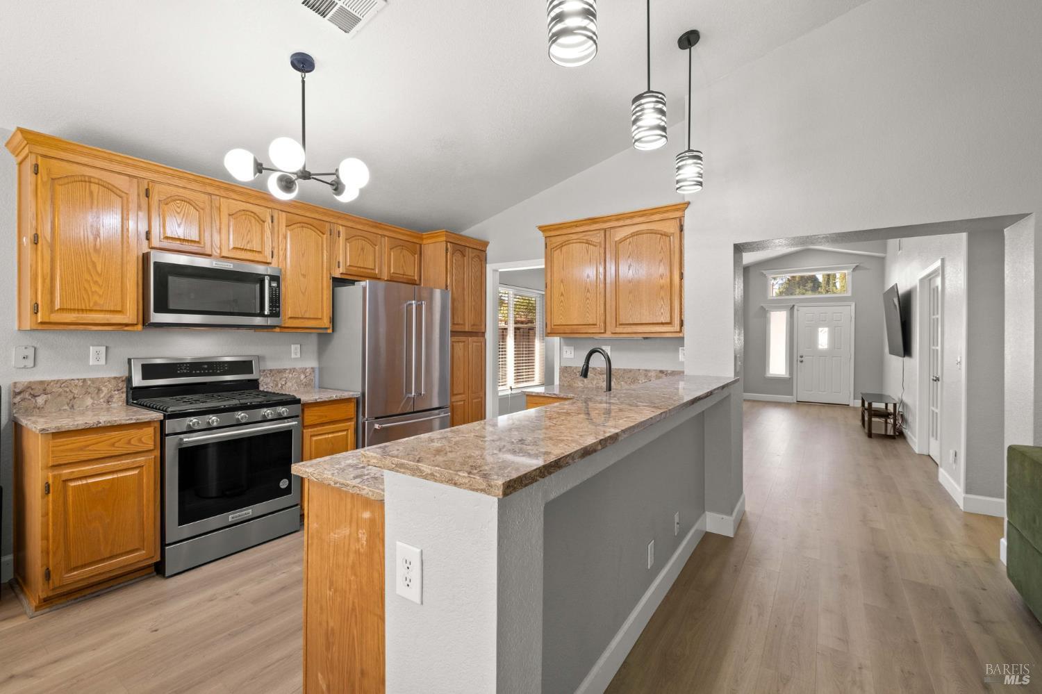 Detail Gallery Image 7 of 36 For 619 Rutgers St, Vacaville,  CA 95687 - 4 Beds | 2 Baths