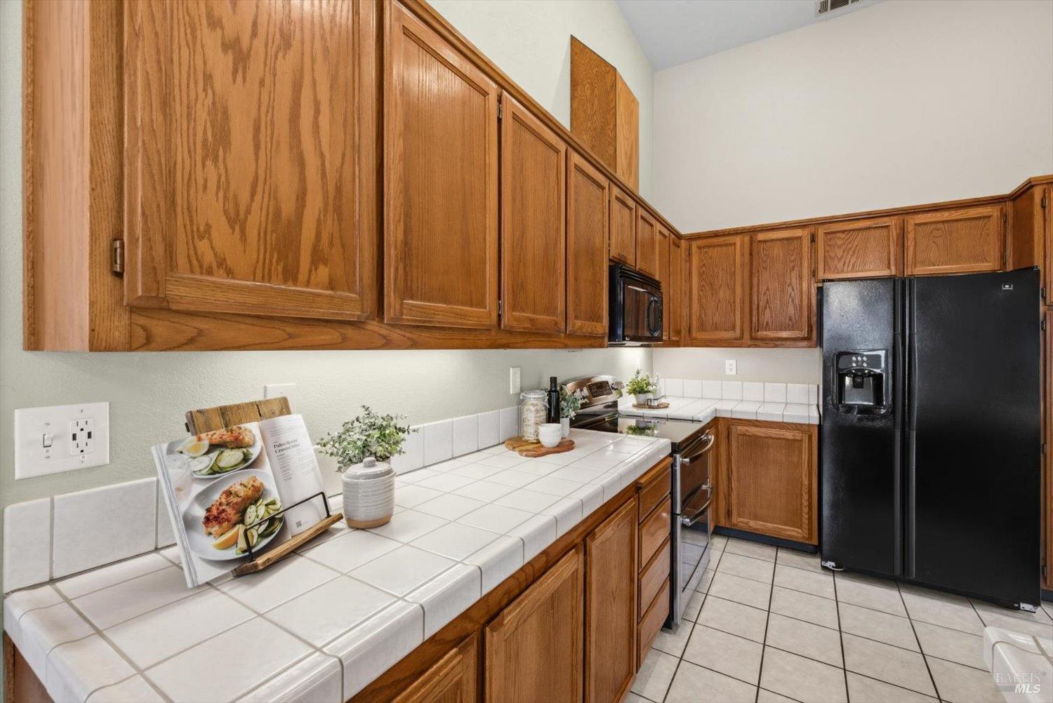 Detail Gallery Image 31 of 87 For 207 Laurelwood Way, Vacaville,  CA 95687 - 3 Beds | 2 Baths
