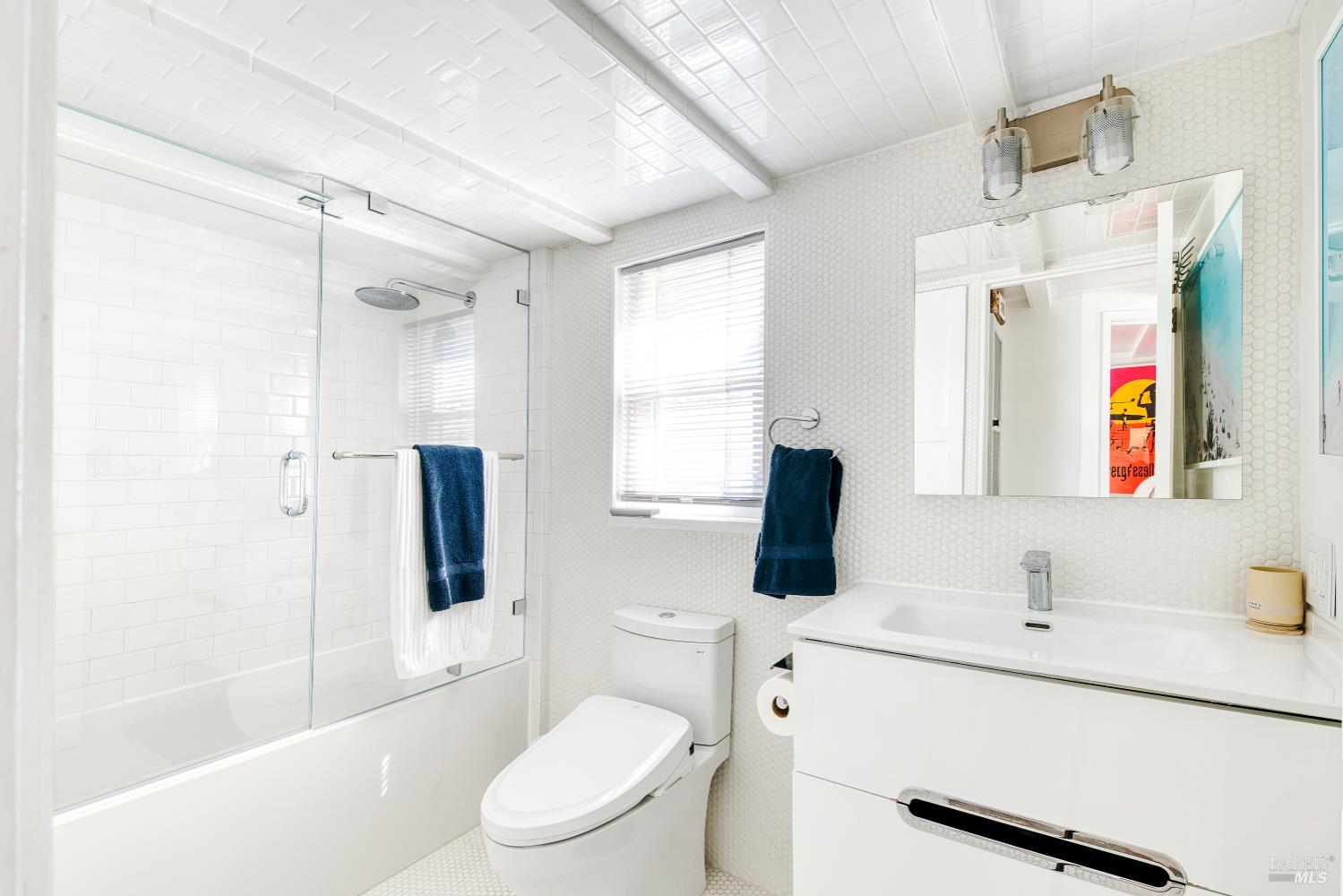 Detail Gallery Image 15 of 34 For 17 East Pier Unkn, Sausalito,  CA 94965 - 2 Beds | 1 Baths