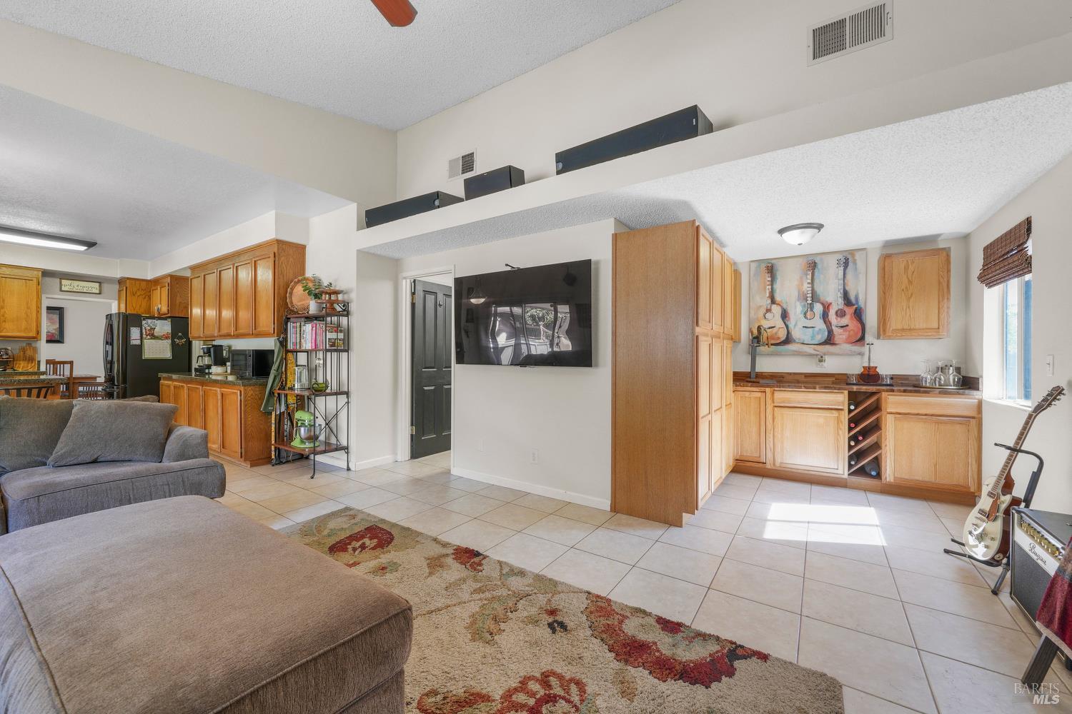 Detail Gallery Image 20 of 39 For 384 Dublin Way, Vacaville,  CA 95688 - 3 Beds | 2/1 Baths