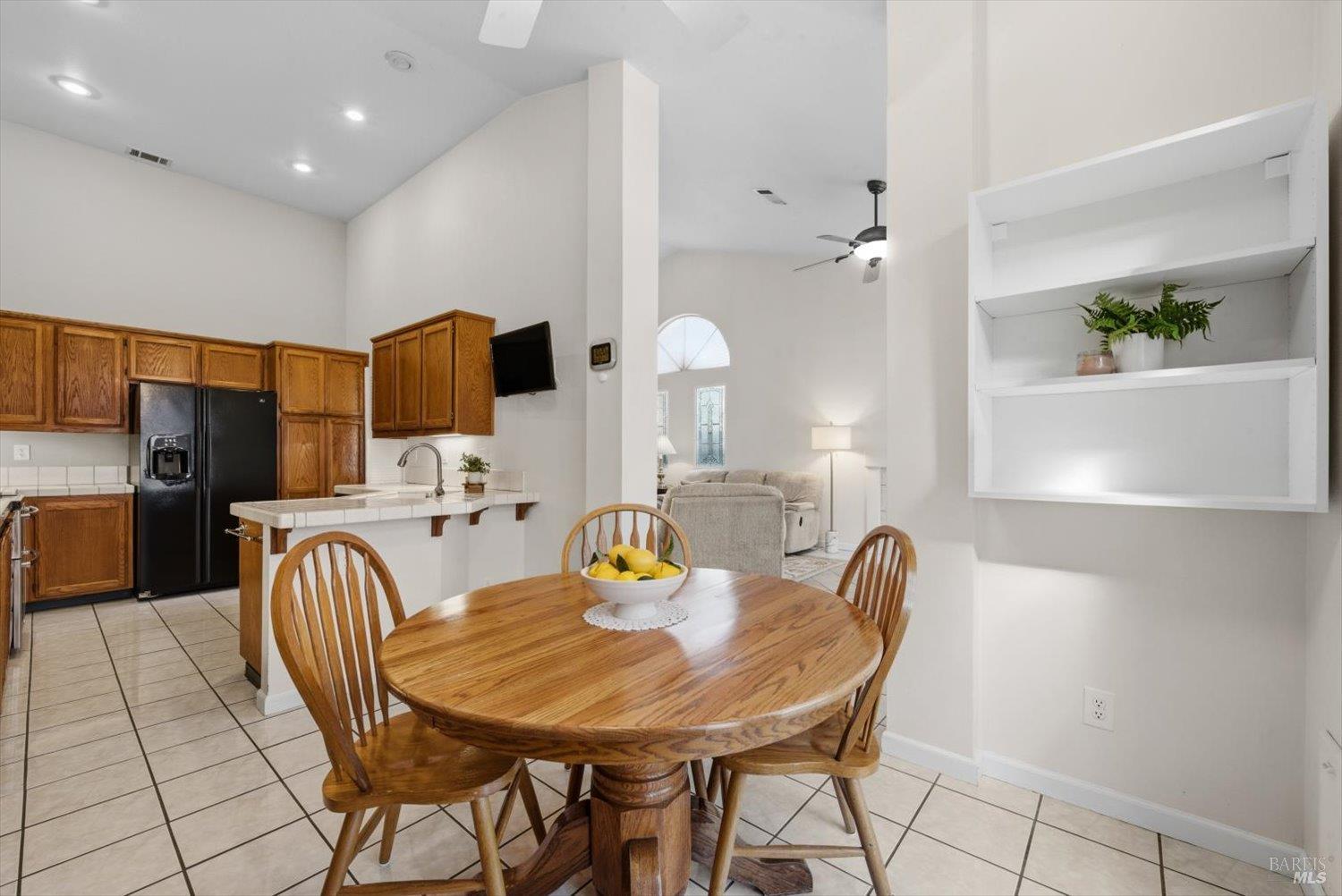 Detail Gallery Image 25 of 87 For 207 Laurelwood Way, Vacaville,  CA 95687 - 3 Beds | 2 Baths