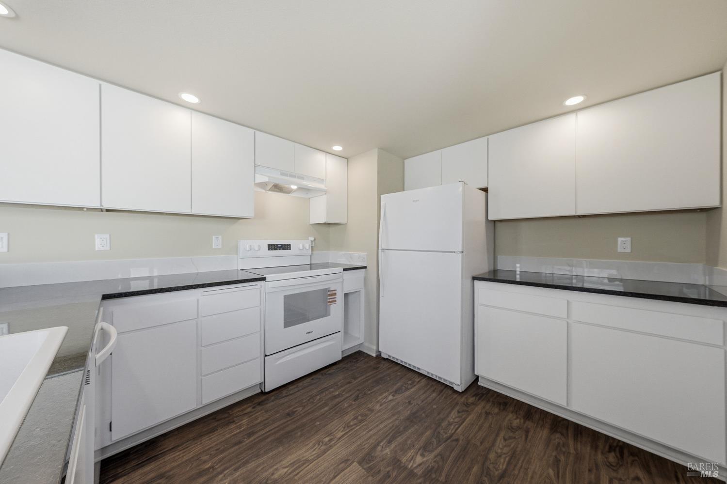 Detail Gallery Image 18 of 48 For 101 Marina Dr, Lakeport,  CA 95453 - 2 Beds | 1/1 Baths