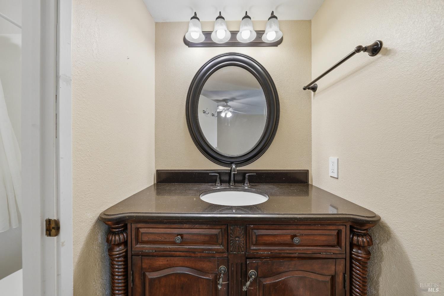 Detail Gallery Image 30 of 48 For 101 Marina Dr, Lakeport,  CA 95453 - 2 Beds | 1/1 Baths