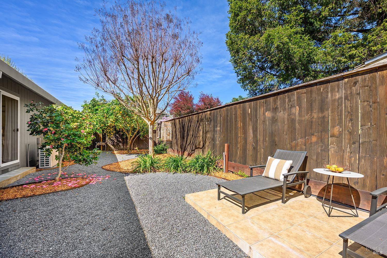 Detail Gallery Image 37 of 51 For 435 University St, Healdsburg,  CA 95448 - 4 Beds | 4 Baths