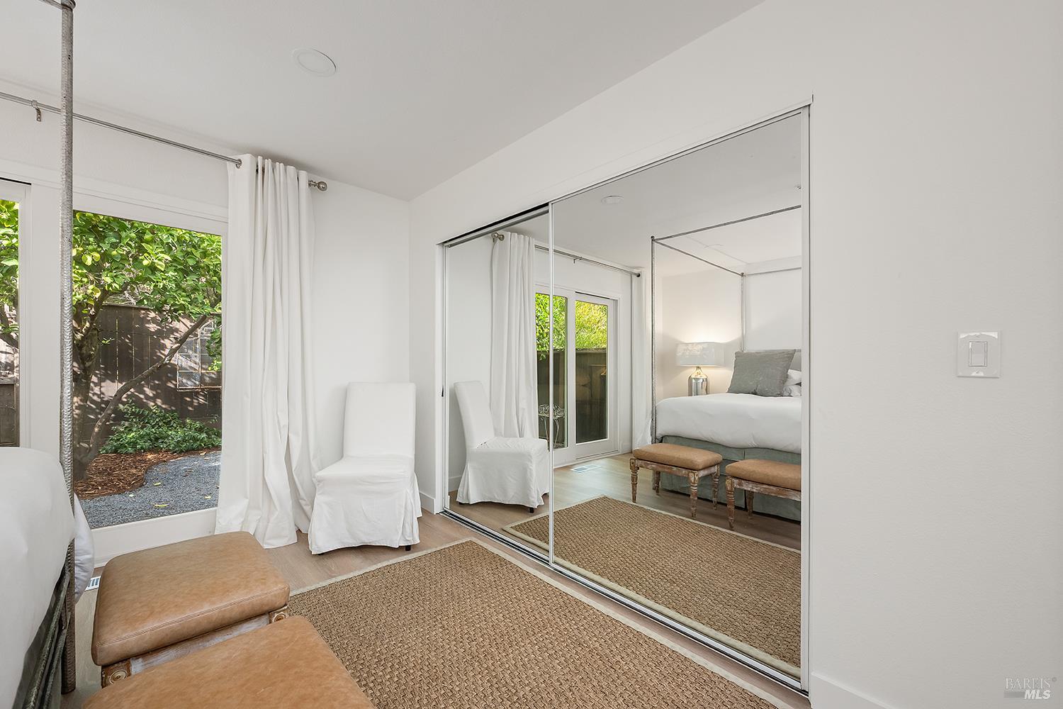 Detail Gallery Image 33 of 51 For 435 University St, Healdsburg,  CA 95448 - 4 Beds | 4 Baths