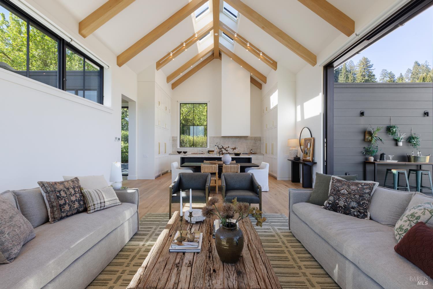 Detail Gallery Image 16 of 47 For 2998 W Dry Creek Rd, Healdsburg,  CA 95448 - 3 Beds | 3 Baths