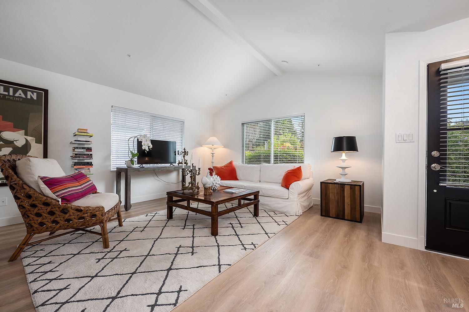 Detail Gallery Image 24 of 51 For 435 University St, Healdsburg,  CA 95448 - 4 Beds | 4 Baths