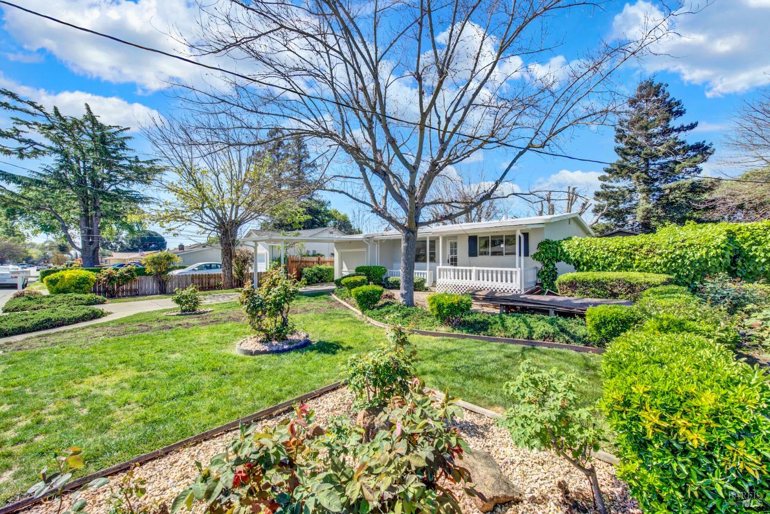 Detail Gallery Image 2 of 31 For 315 Hamilton Dr, Fairfield,  CA 94533 - 2 Beds | 1 Baths