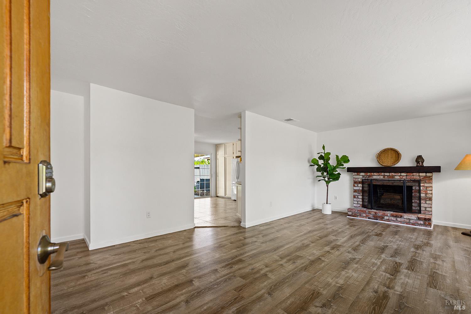 Detail Gallery Image 3 of 28 For 1335 Lupine Rd, Healdsburg,  CA 95448 - 2 Beds | 2 Baths