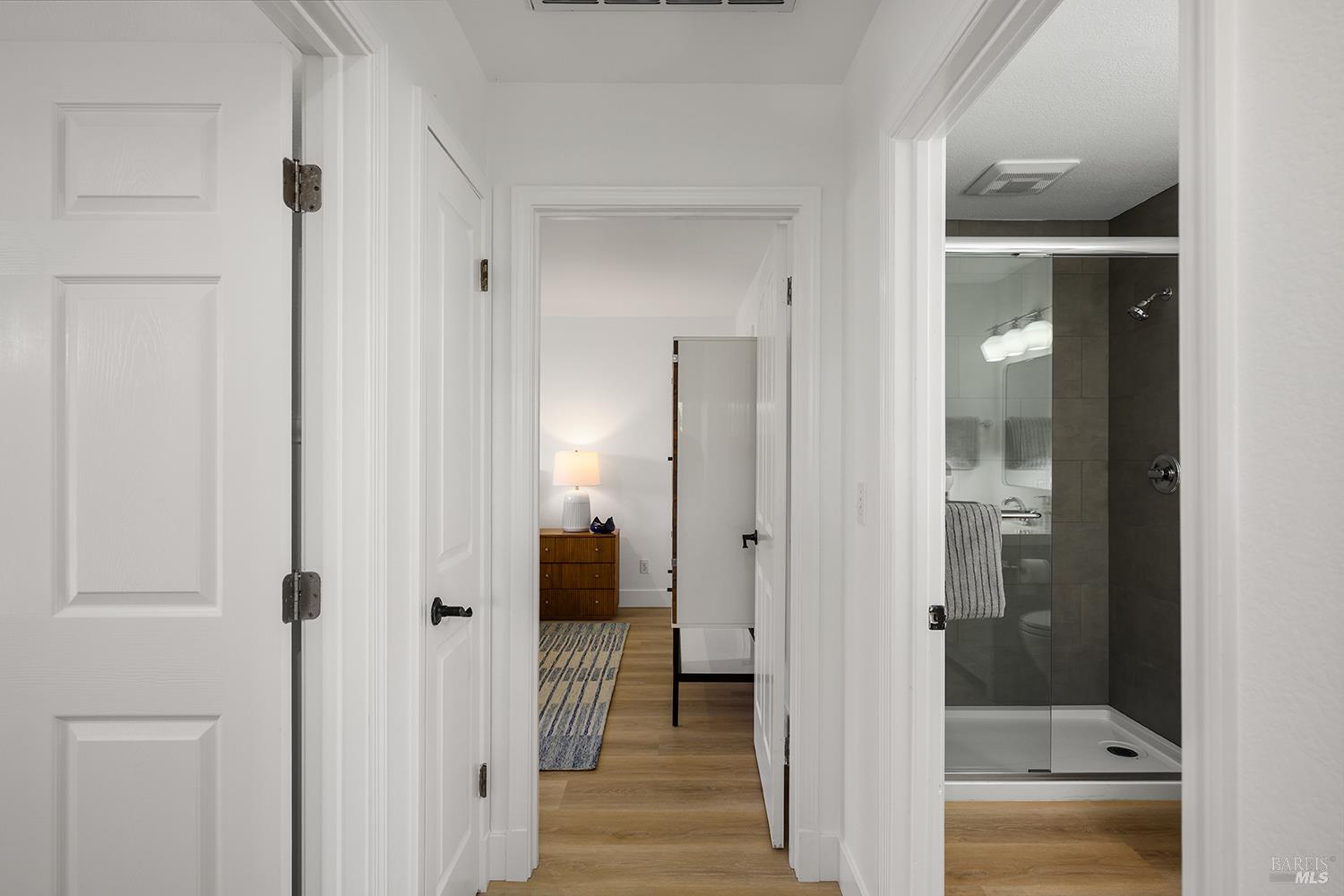 Detail Gallery Image 14 of 51 For 435 University St, Healdsburg,  CA 95448 - 4 Beds | 4 Baths