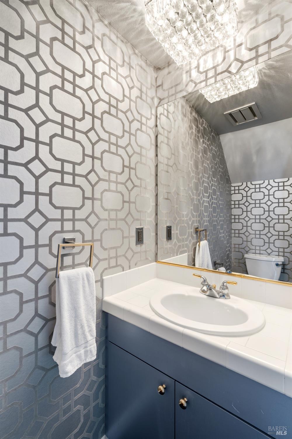 Detail Gallery Image 18 of 46 For 846 Olima St, Sausalito,  CA 94965 - 2 Beds | 2/1 Baths