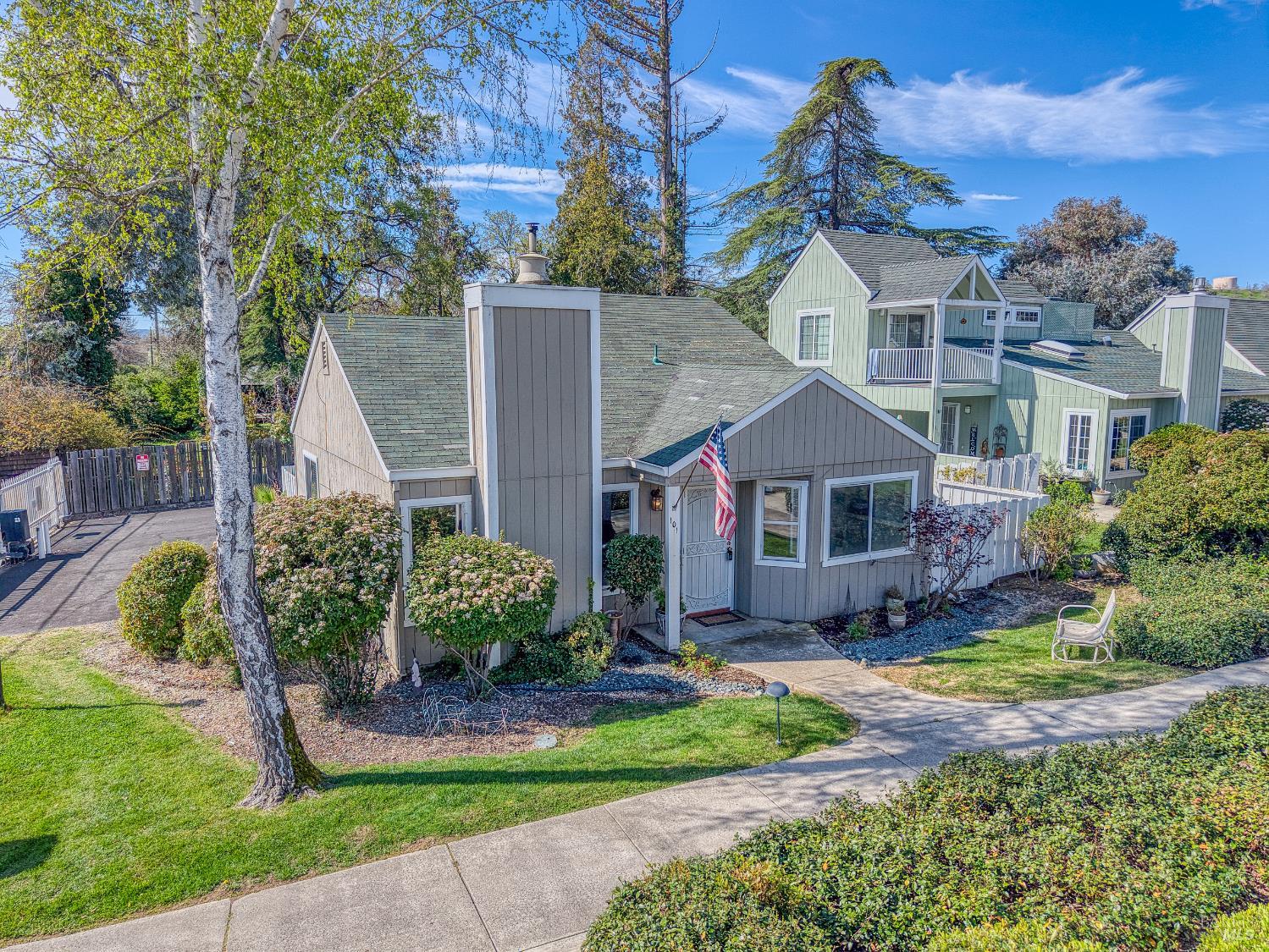 Detail Gallery Image 6 of 48 For 101 Marina Dr, Lakeport,  CA 95453 - 2 Beds | 1/1 Baths