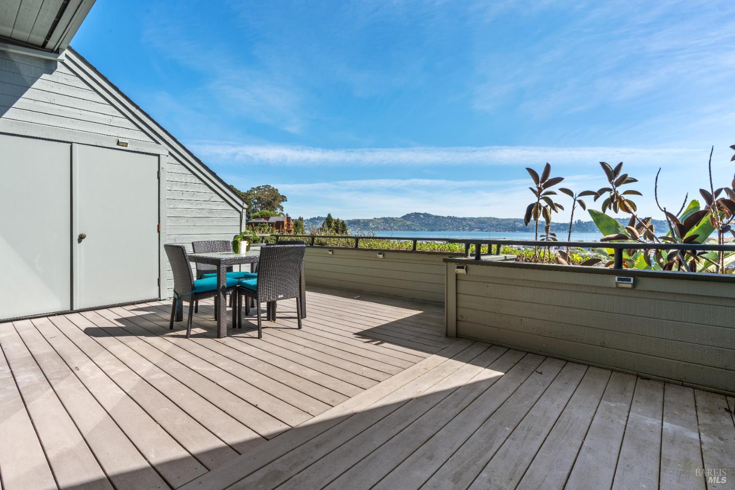 Detail Gallery Image 3 of 46 For 846 Olima St, Sausalito,  CA 94965 - 2 Beds | 2/1 Baths
