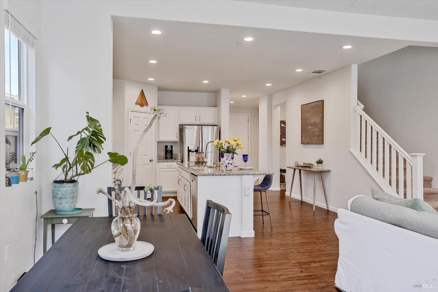 Detail Gallery Image 11 of 41 For 1417 Spur Ln, Fairfield,  CA 94533 - 4 Beds | 3 Baths