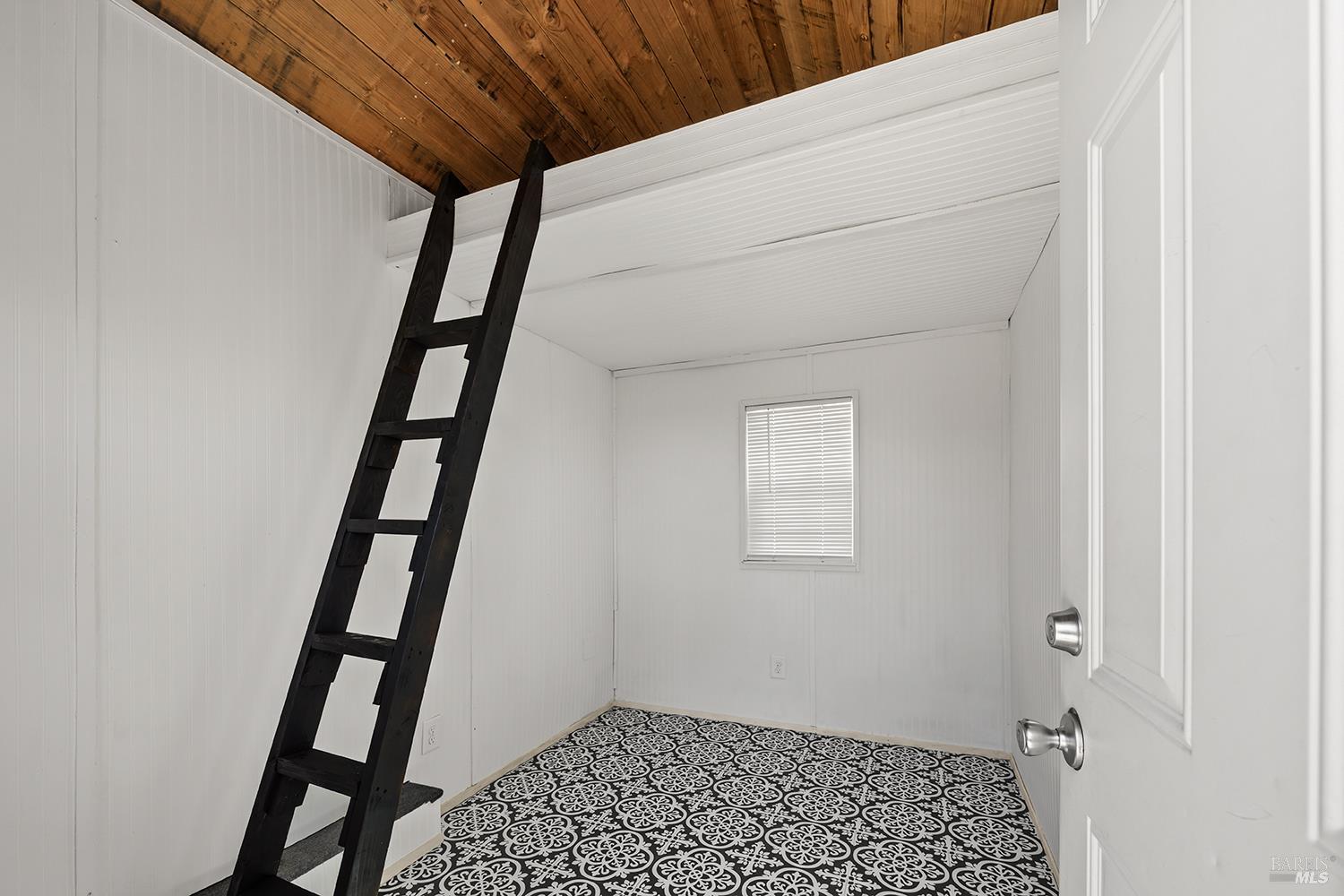 Detail Gallery Image 25 of 28 For 1335 Lupine Rd, Healdsburg,  CA 95448 - 2 Beds | 2 Baths