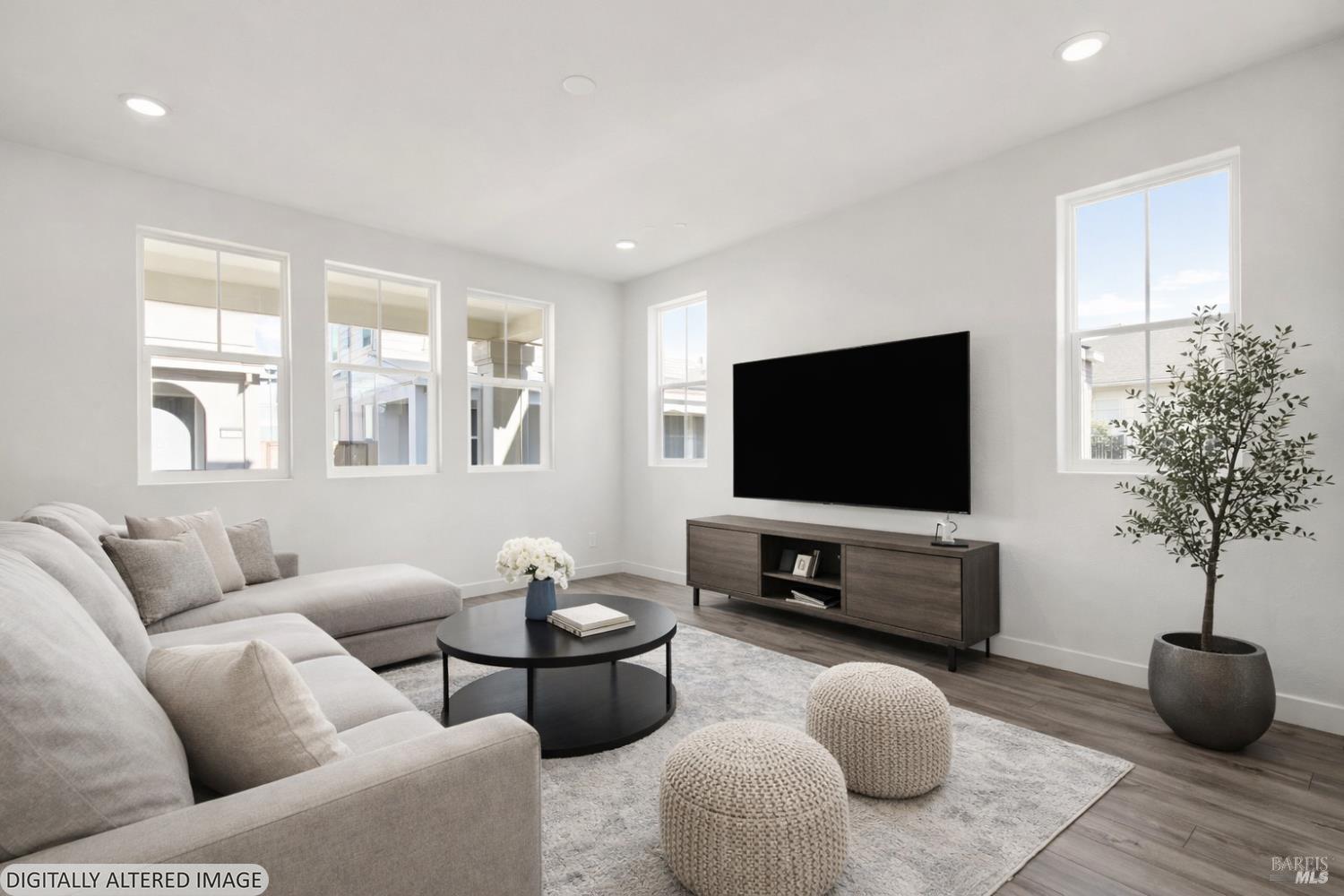 Detail Gallery Image 6 of 27 For 122 Flounder St, Suisun City,  CA 94585 - 3 Beds | 2/1 Baths