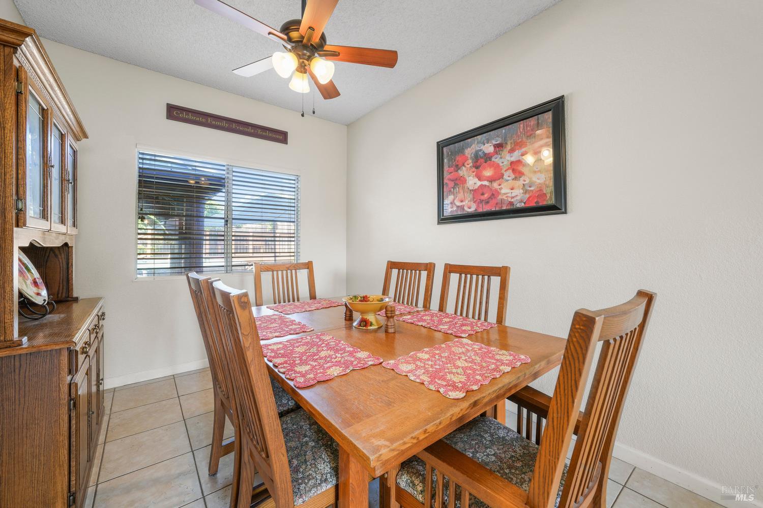 Detail Gallery Image 12 of 39 For 384 Dublin Way, Vacaville,  CA 95688 - 3 Beds | 2/1 Baths