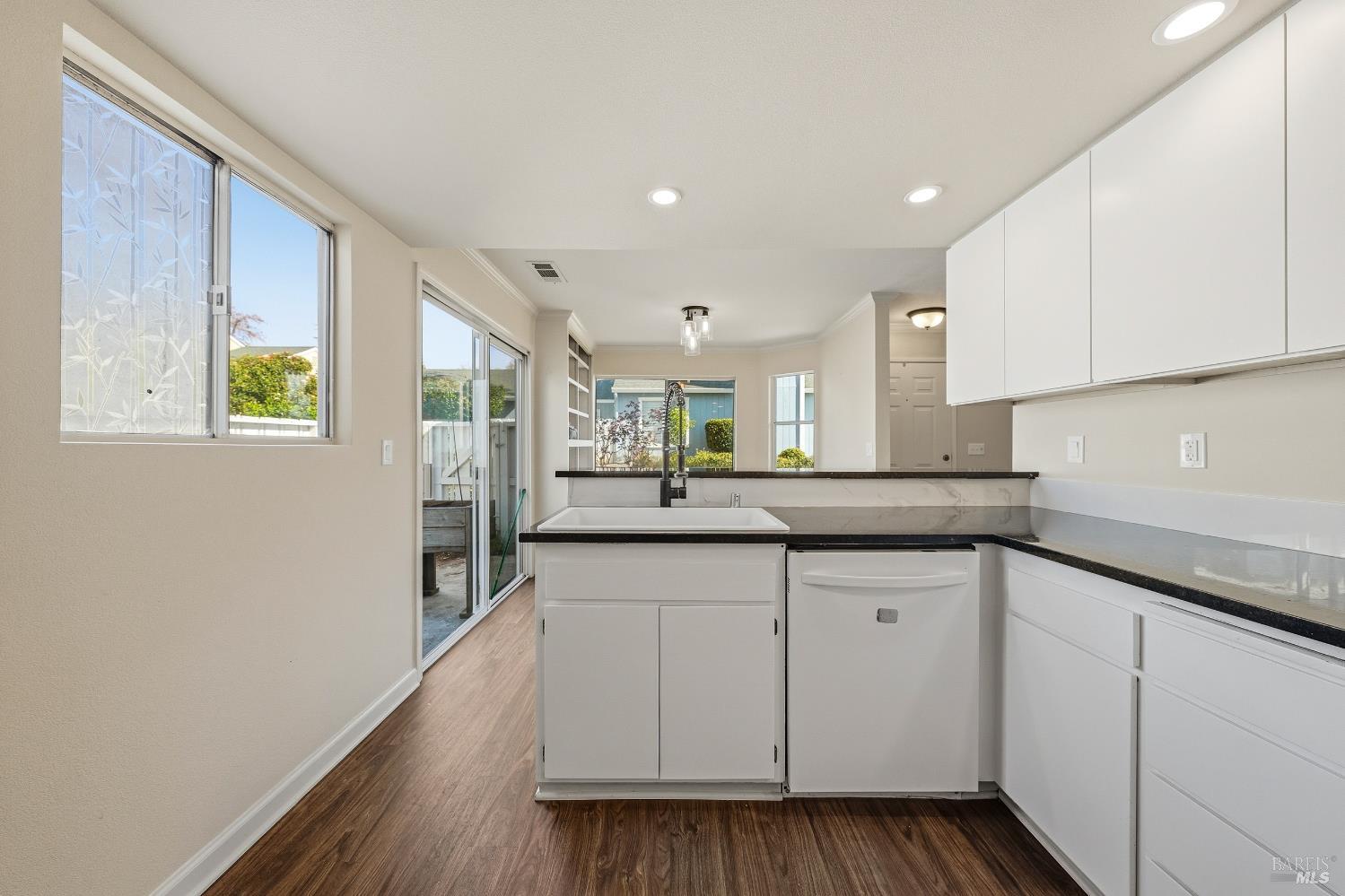 Detail Gallery Image 20 of 48 For 101 Marina Dr, Lakeport,  CA 95453 - 2 Beds | 1/1 Baths