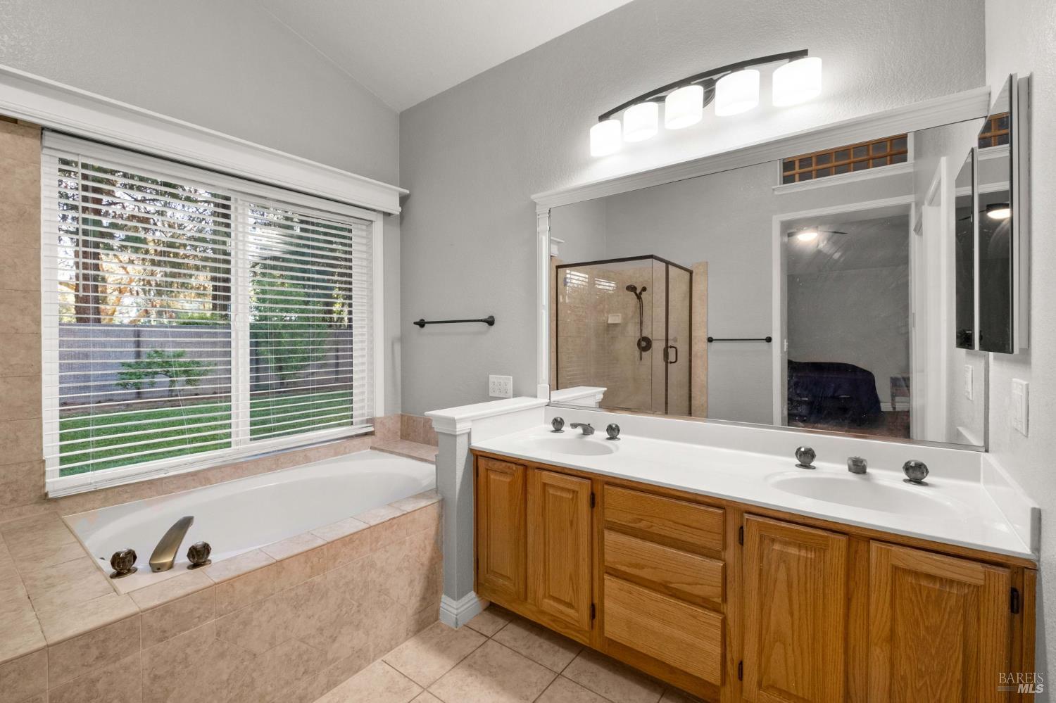 Detail Gallery Image 17 of 36 For 619 Rutgers St, Vacaville,  CA 95687 - 4 Beds | 2 Baths