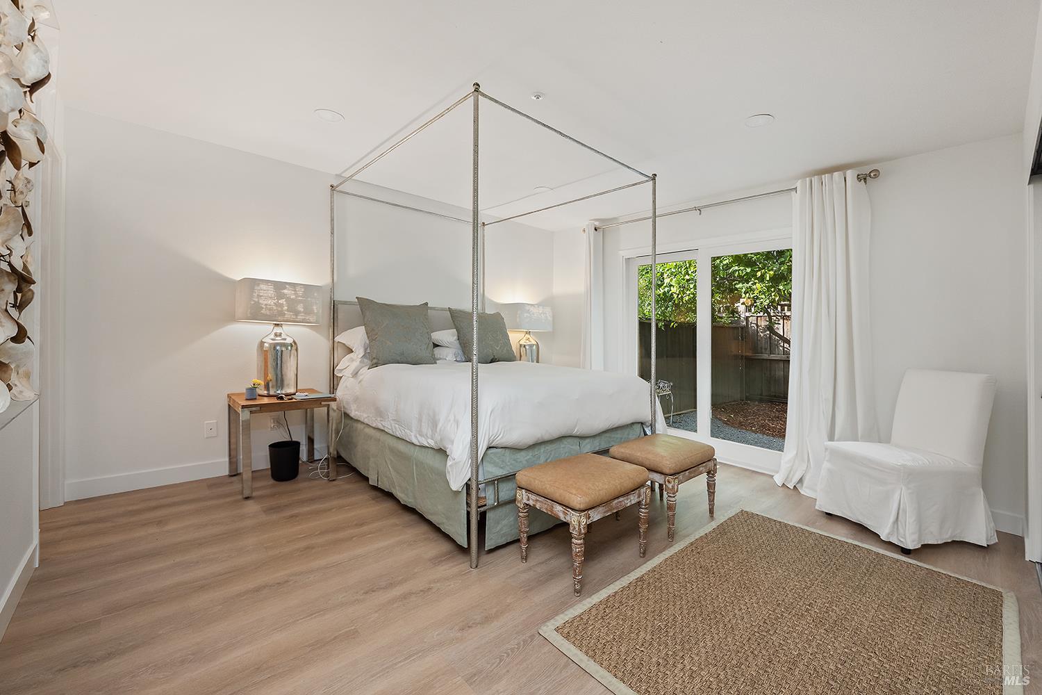 Detail Gallery Image 32 of 51 For 435 University St, Healdsburg,  CA 95448 - 4 Beds | 4 Baths