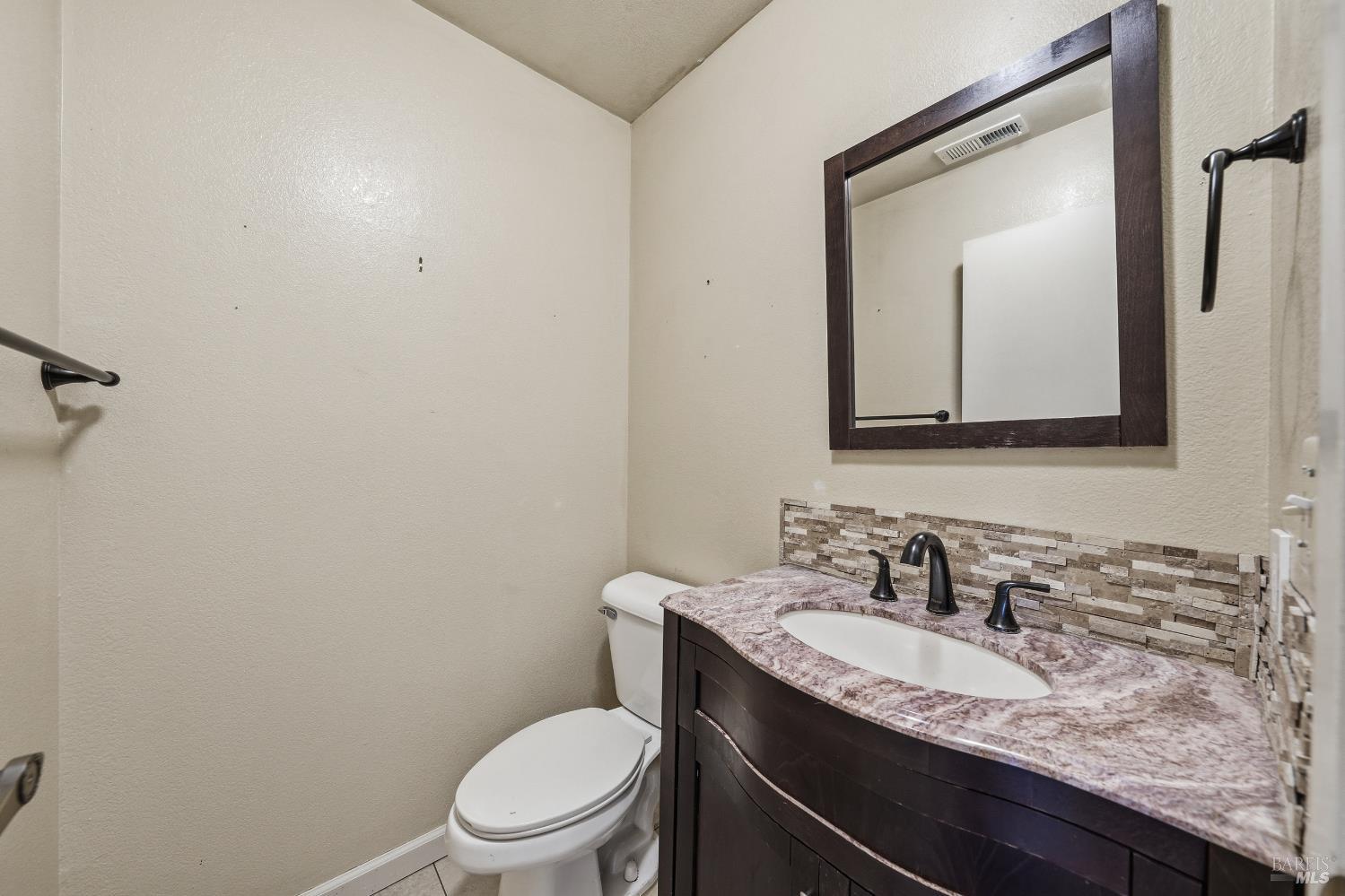 Detail Gallery Image 31 of 48 For 101 Marina Dr, Lakeport,  CA 95453 - 2 Beds | 1/1 Baths