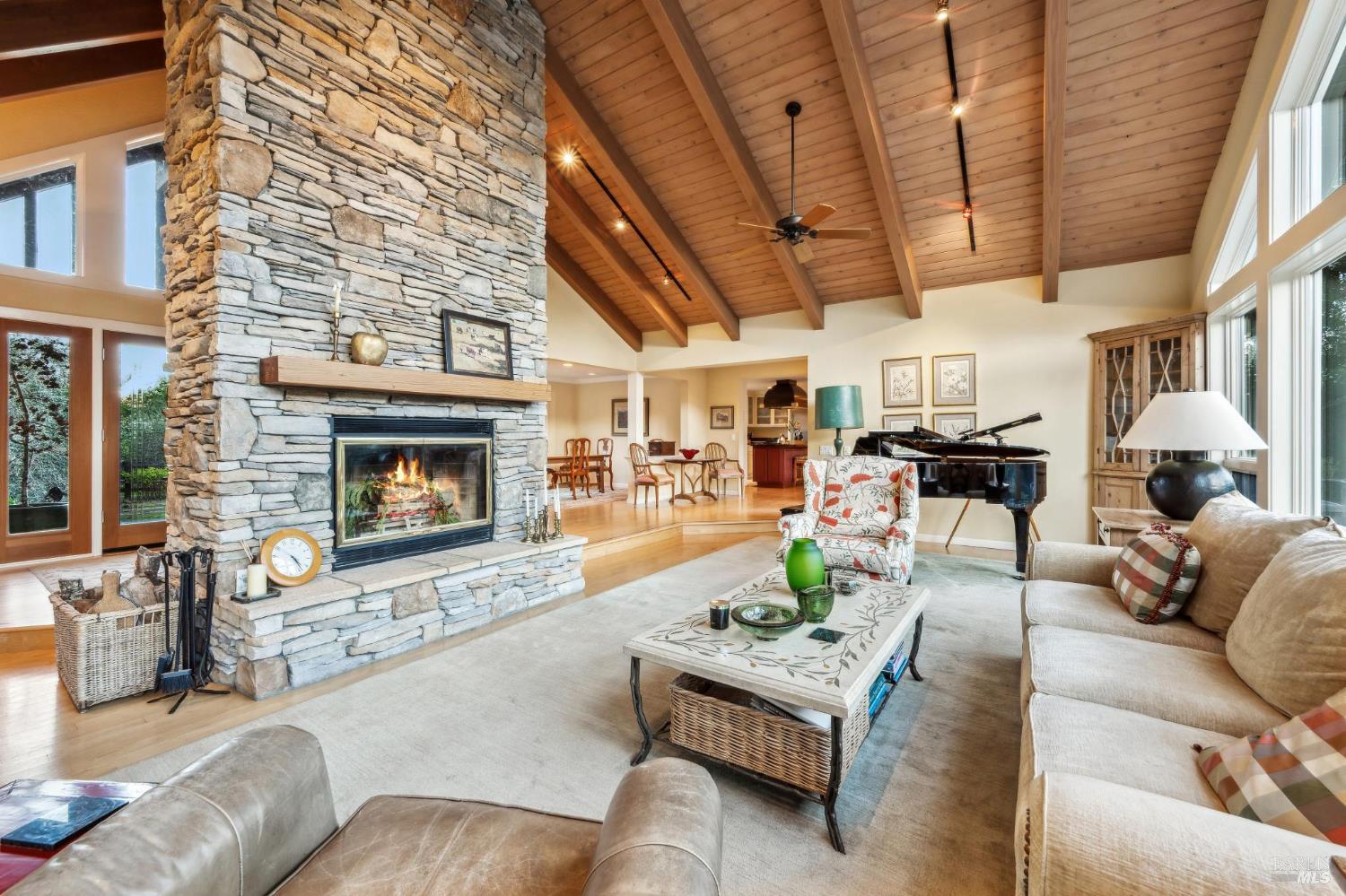 Detail Gallery Image 5 of 28 For 2220 Grove St, Sonoma,  CA 95476 - 3 Beds | 2/1 Baths