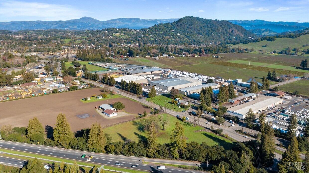 Detail Gallery Image 5 of 9 For 13255 Healdsburg Ave, Healdsburg,  CA 95448 - – Beds | – Baths