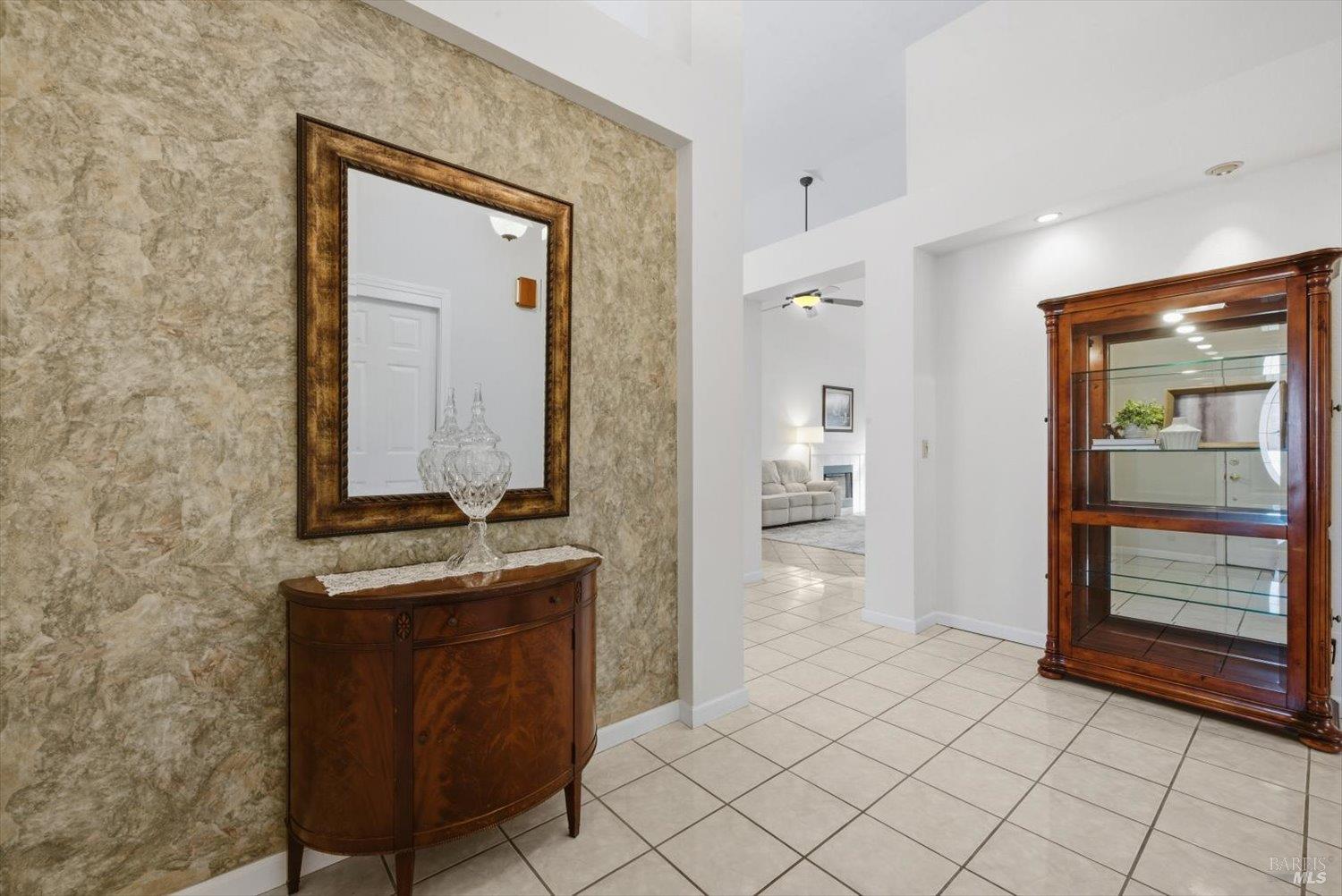 Detail Gallery Image 10 of 87 For 207 Laurelwood Way, Vacaville,  CA 95687 - 3 Beds | 2 Baths