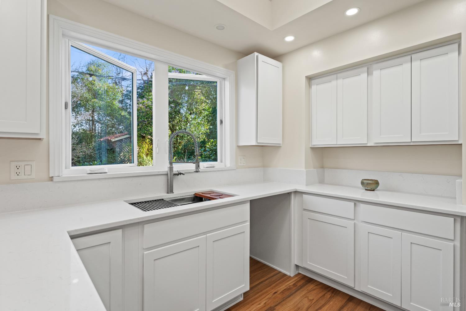 Detail Gallery Image 5 of 17 For 106 Gardens Ave, Ukiah,  CA 95482 - 2 Beds | 1 Baths