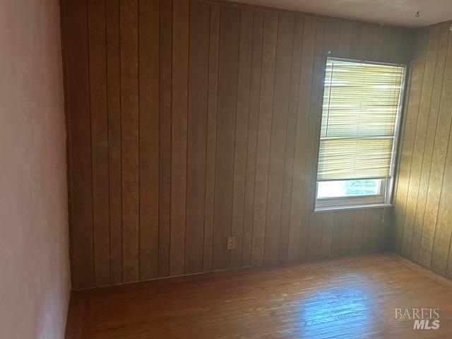 Detail Gallery Image 12 of 23 For 101 Arlington Dr, Petaluma,  CA 94952 - 3 Beds | 2 Baths