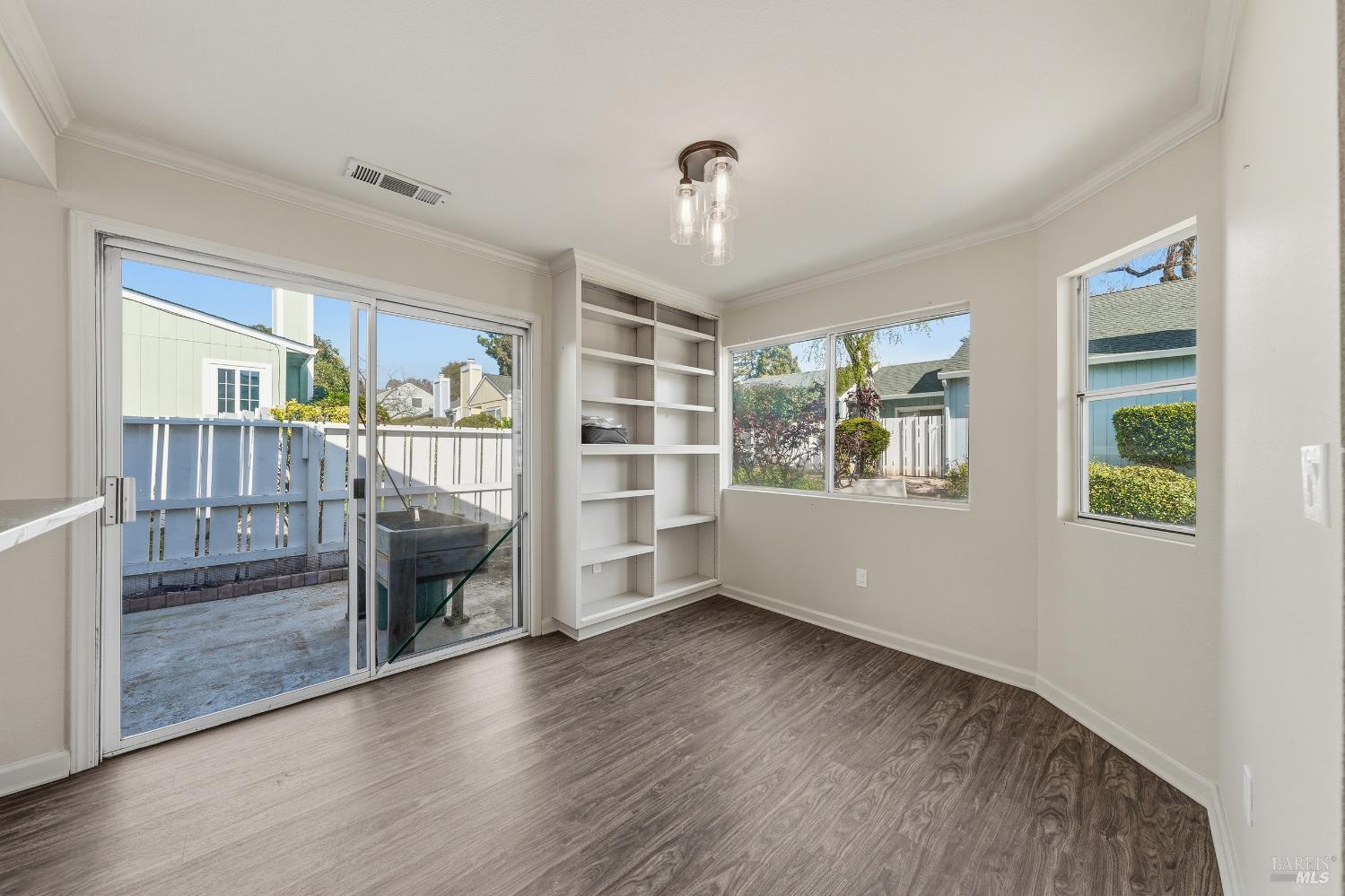 Detail Gallery Image 13 of 48 For 101 Marina Dr, Lakeport,  CA 95453 - 2 Beds | 1/1 Baths