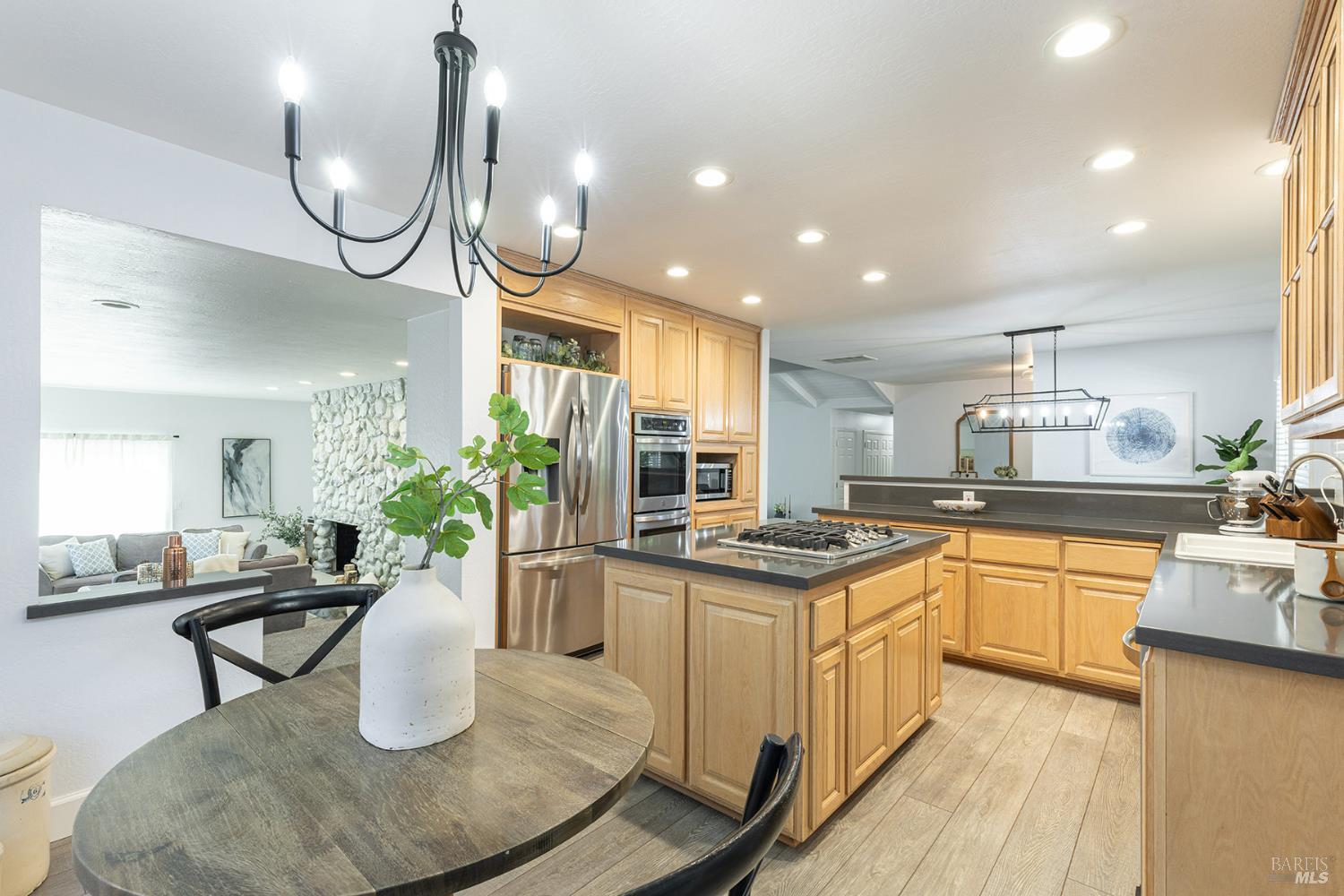 Detail Gallery Image 19 of 46 For 19 Inverness Dr, Napa,  CA 94558 - 3 Beds | 2/1 Baths