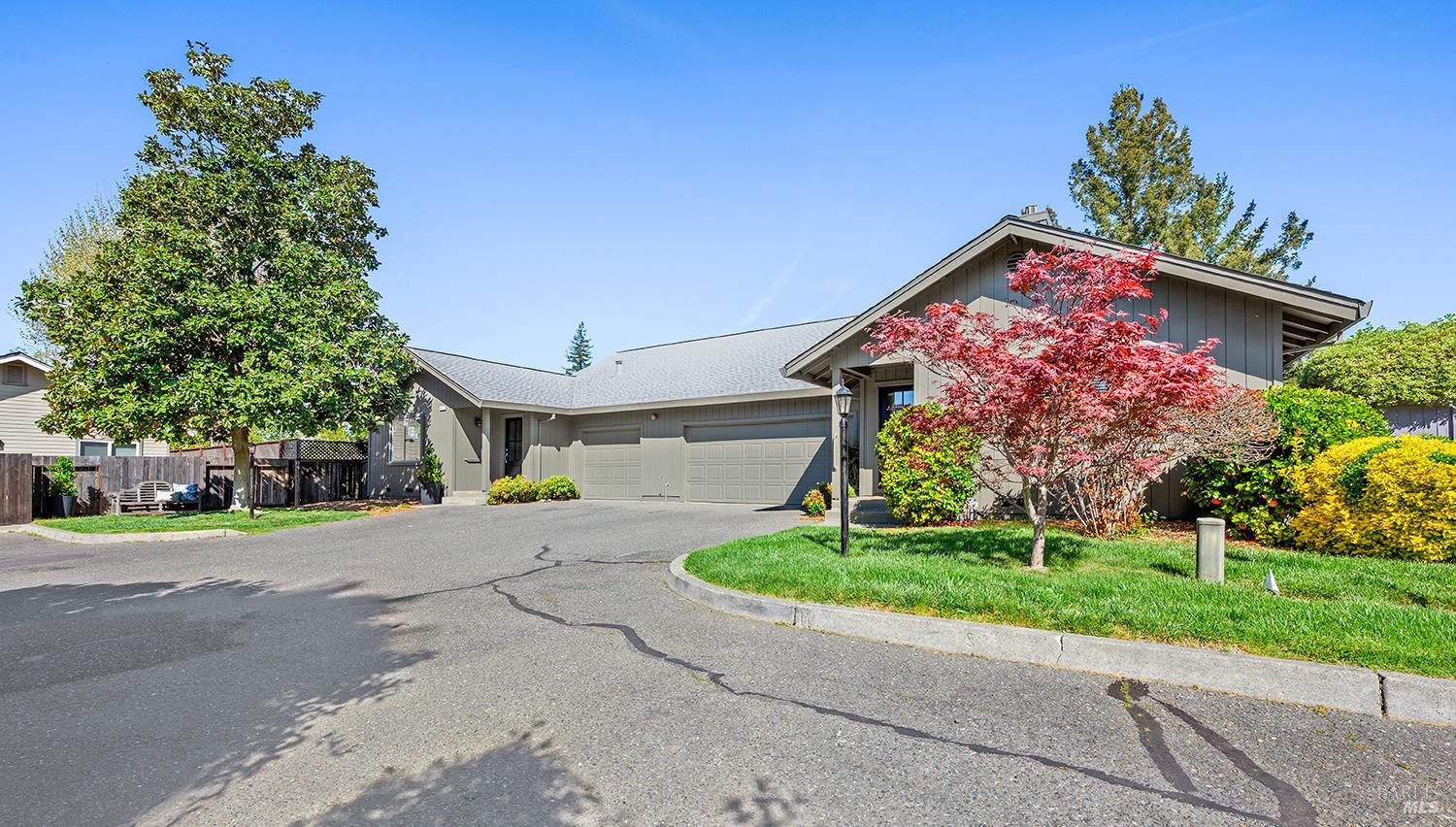 Detail Gallery Image 48 of 51 For 435 University St, Healdsburg,  CA 95448 - 4 Beds | 4 Baths