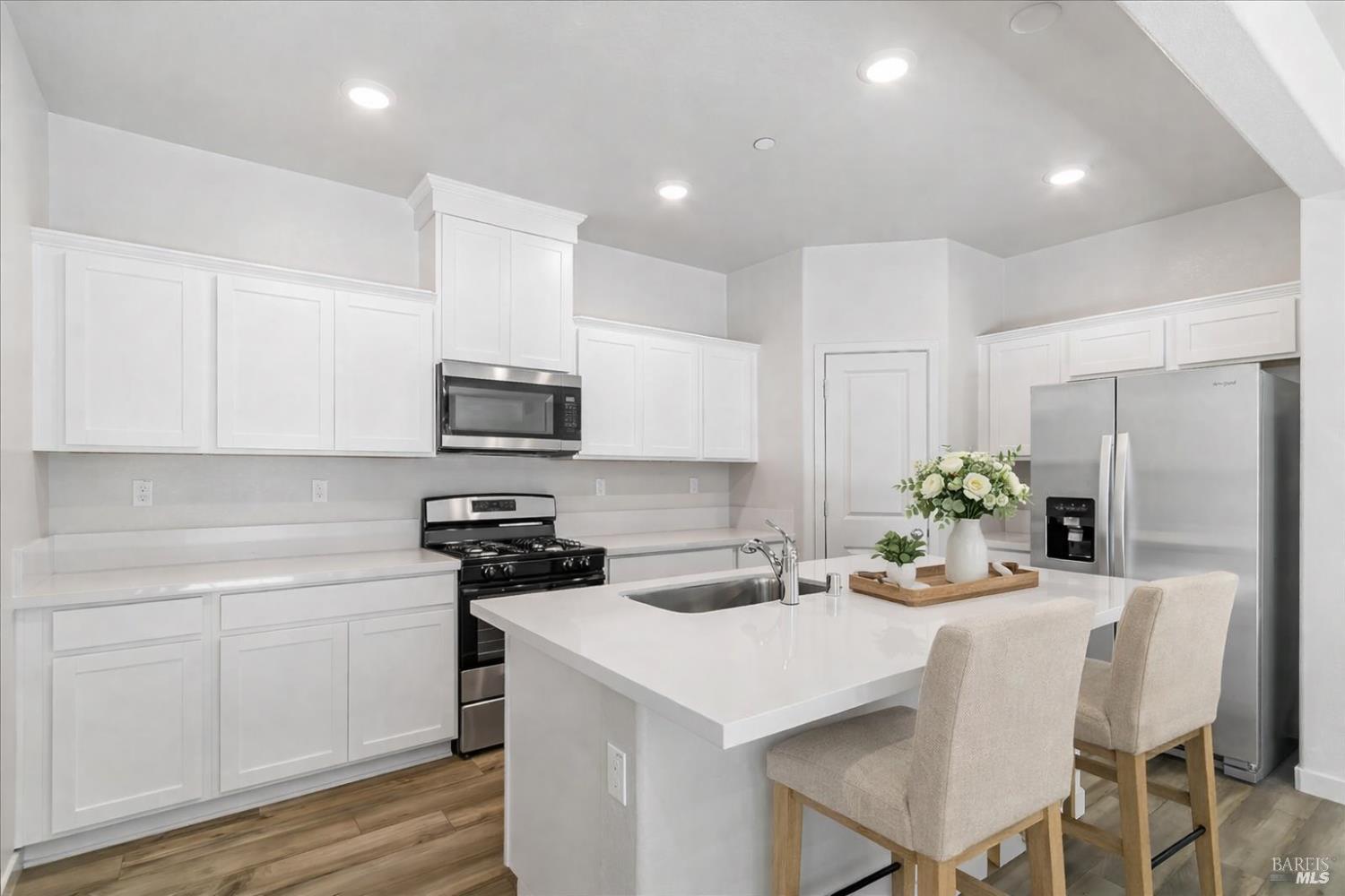 Detail Gallery Image 4 of 27 For 122 Flounder St, Suisun City,  CA 94585 - 3 Beds | 2/1 Baths