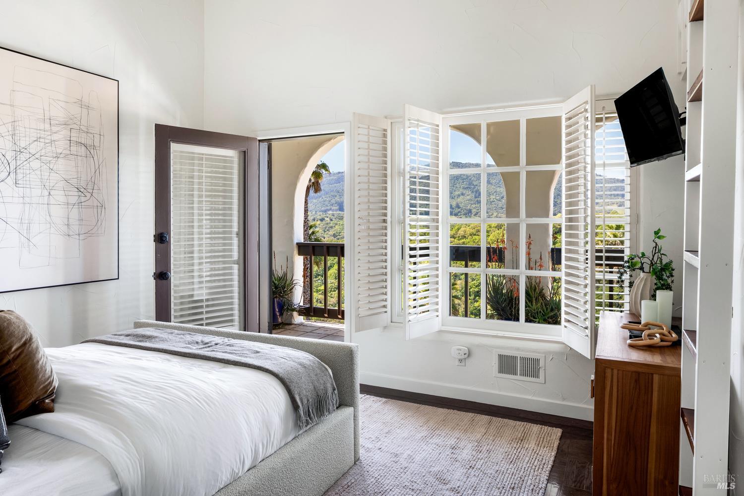 Detail Gallery Image 23 of 56 For 4377 Warm Springs Rd, Glen Ellen,  CA 95442 - 4 Beds | 8/2 Baths