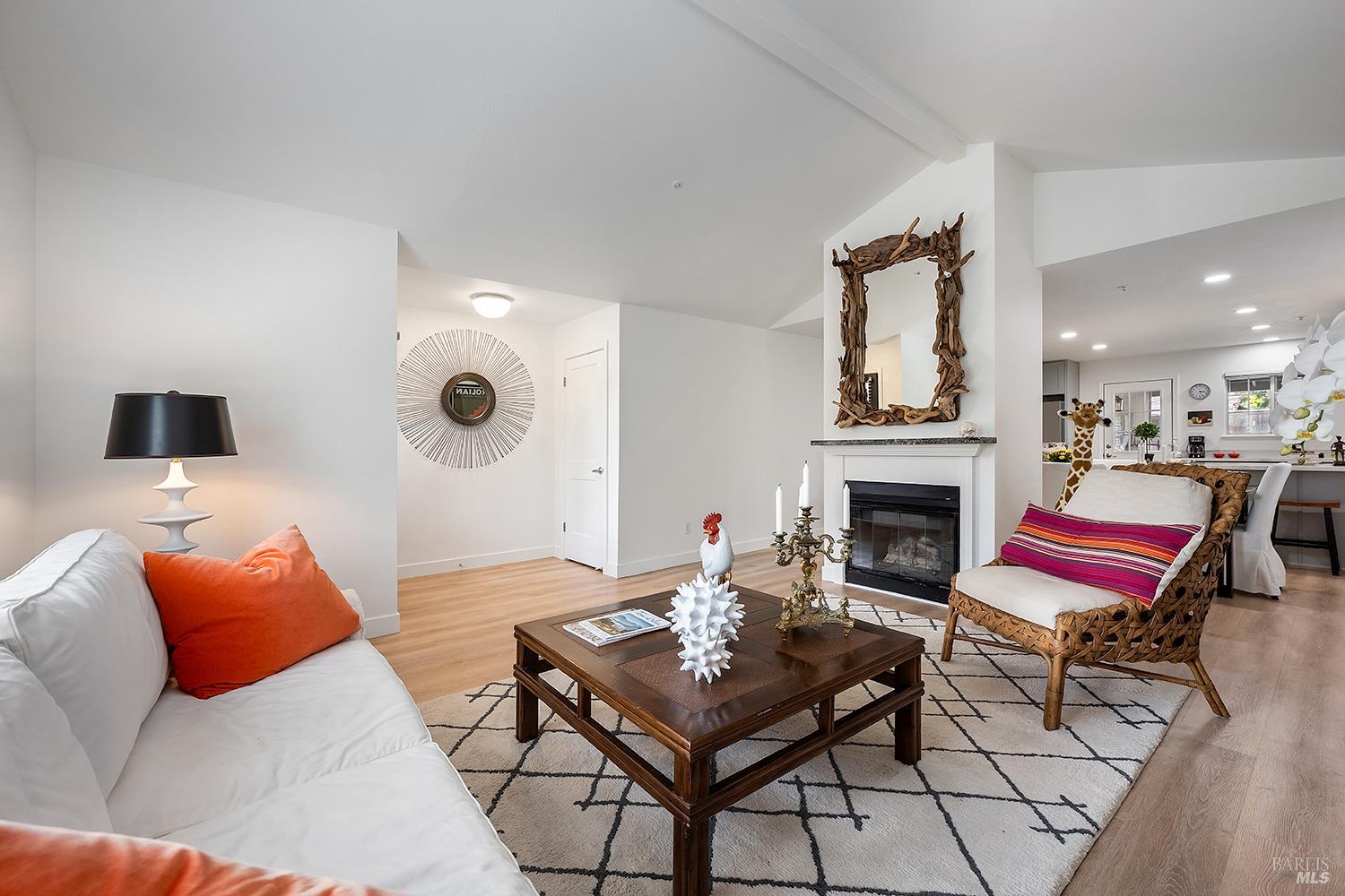 Detail Gallery Image 22 of 51 For 435 University St, Healdsburg,  CA 95448 - 4 Beds | 4 Baths