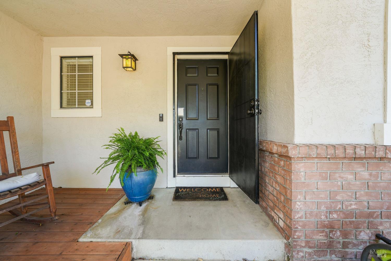 Detail Gallery Image 5 of 39 For 384 Dublin Way, Vacaville,  CA 95688 - 3 Beds | 2/1 Baths