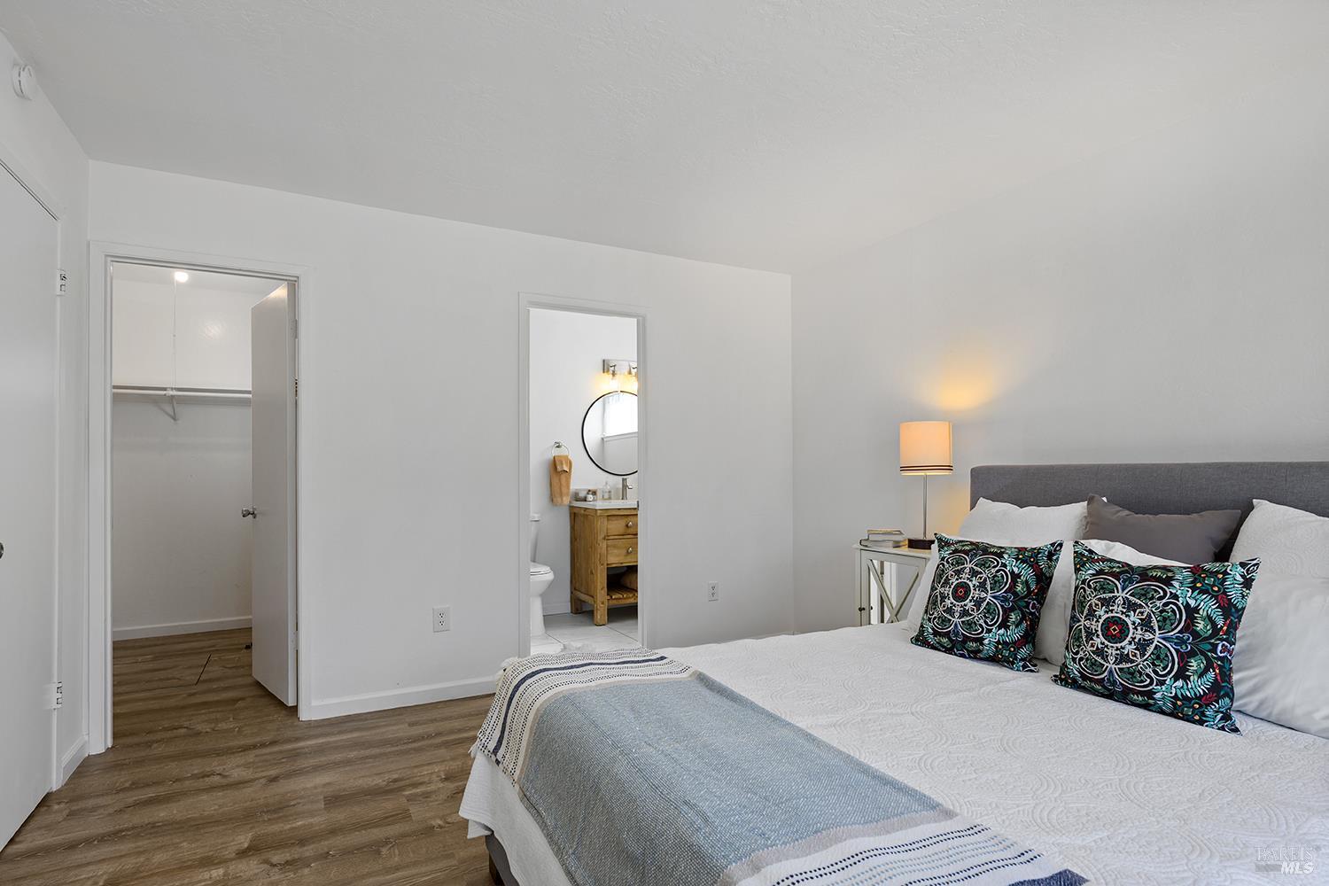 Detail Gallery Image 14 of 28 For 1335 Lupine Rd, Healdsburg,  CA 95448 - 2 Beds | 2 Baths