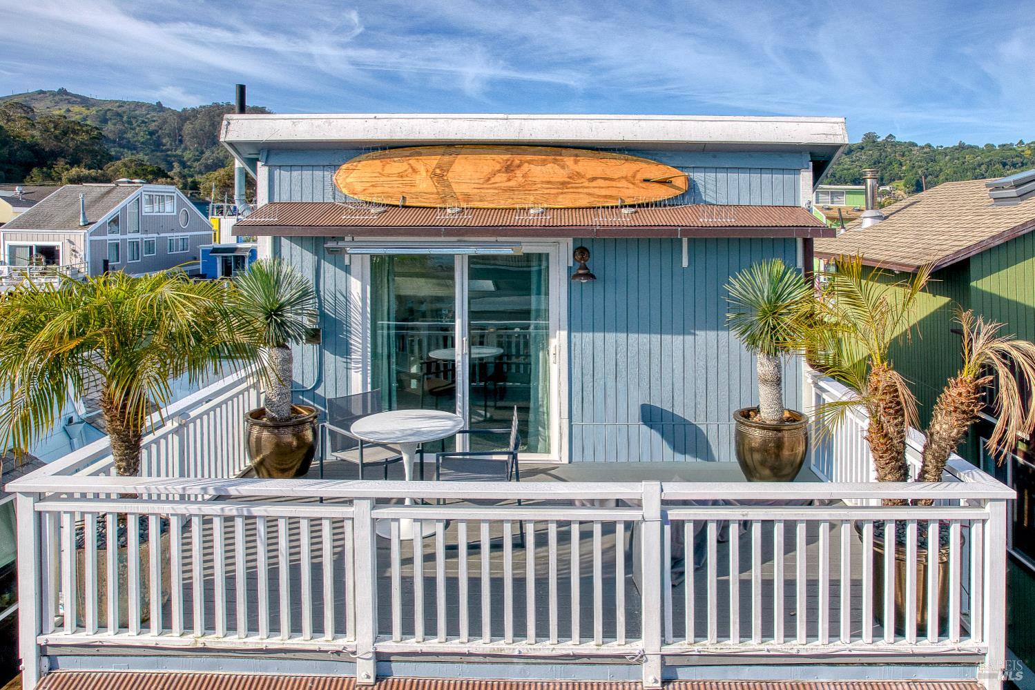 Detail Gallery Image 2 of 34 For 17 East Pier Unkn, Sausalito,  CA 94965 - 2 Beds | 1 Baths