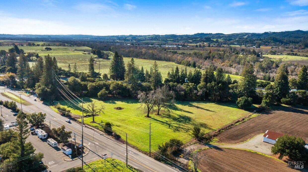 Detail Gallery Image 7 of 9 For 13255 Healdsburg Ave, Healdsburg,  CA 95448 - – Beds | – Baths