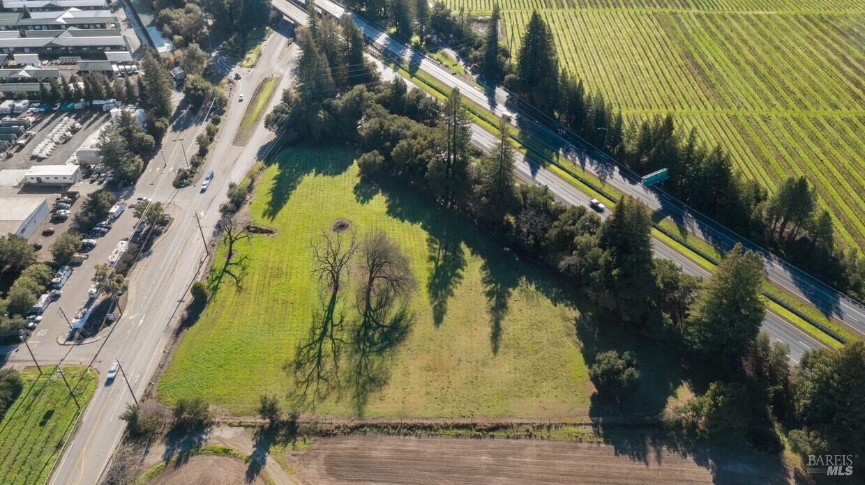 Detail Gallery Image 4 of 9 For 13255 Healdsburg Ave, Healdsburg,  CA 95448 - – Beds | – Baths