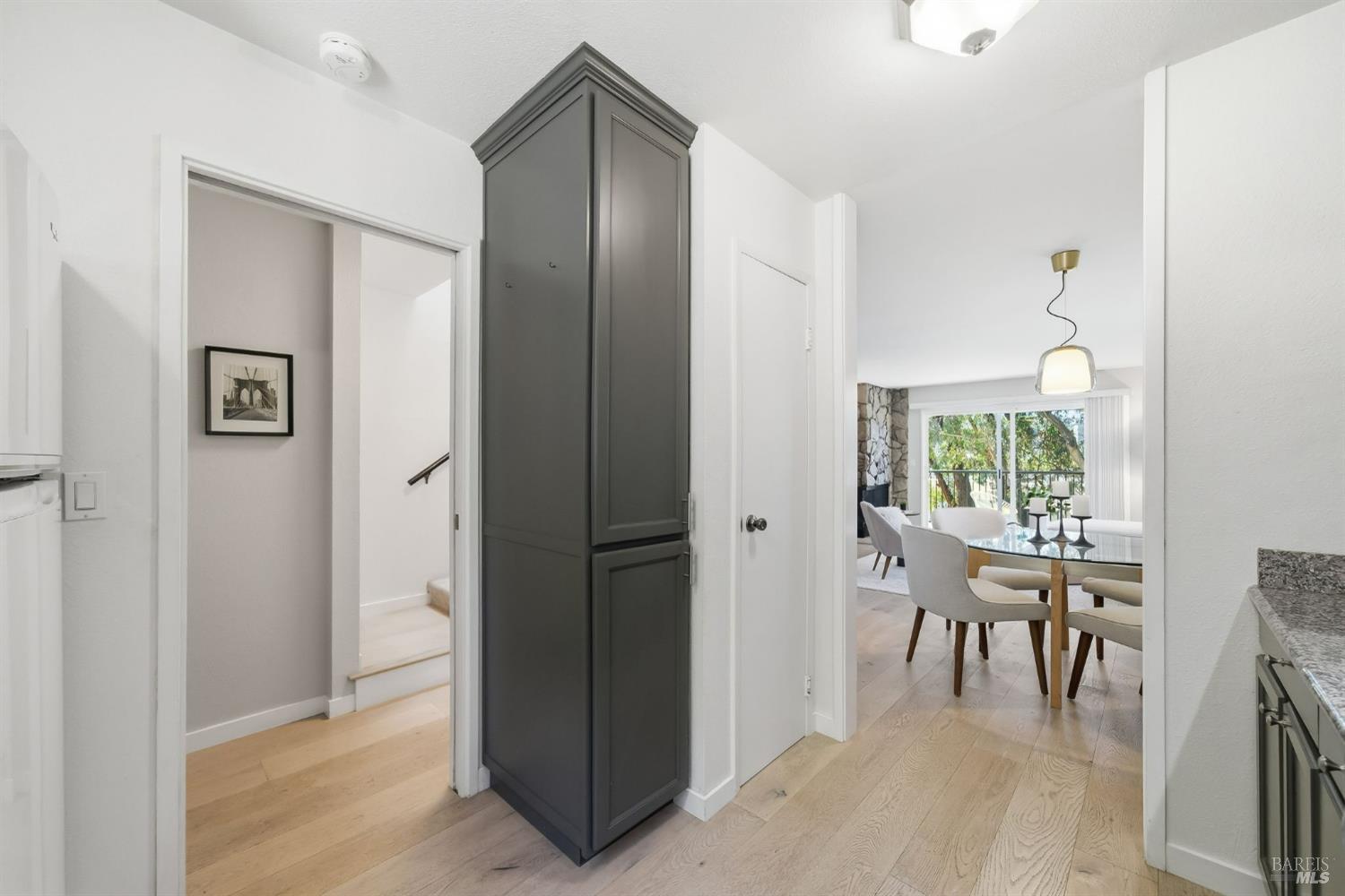 Detail Gallery Image 12 of 35 For 10 Professional Center Pkwy #1,  San Rafael,  CA 94903 - 2 Beds | 1/1 Baths