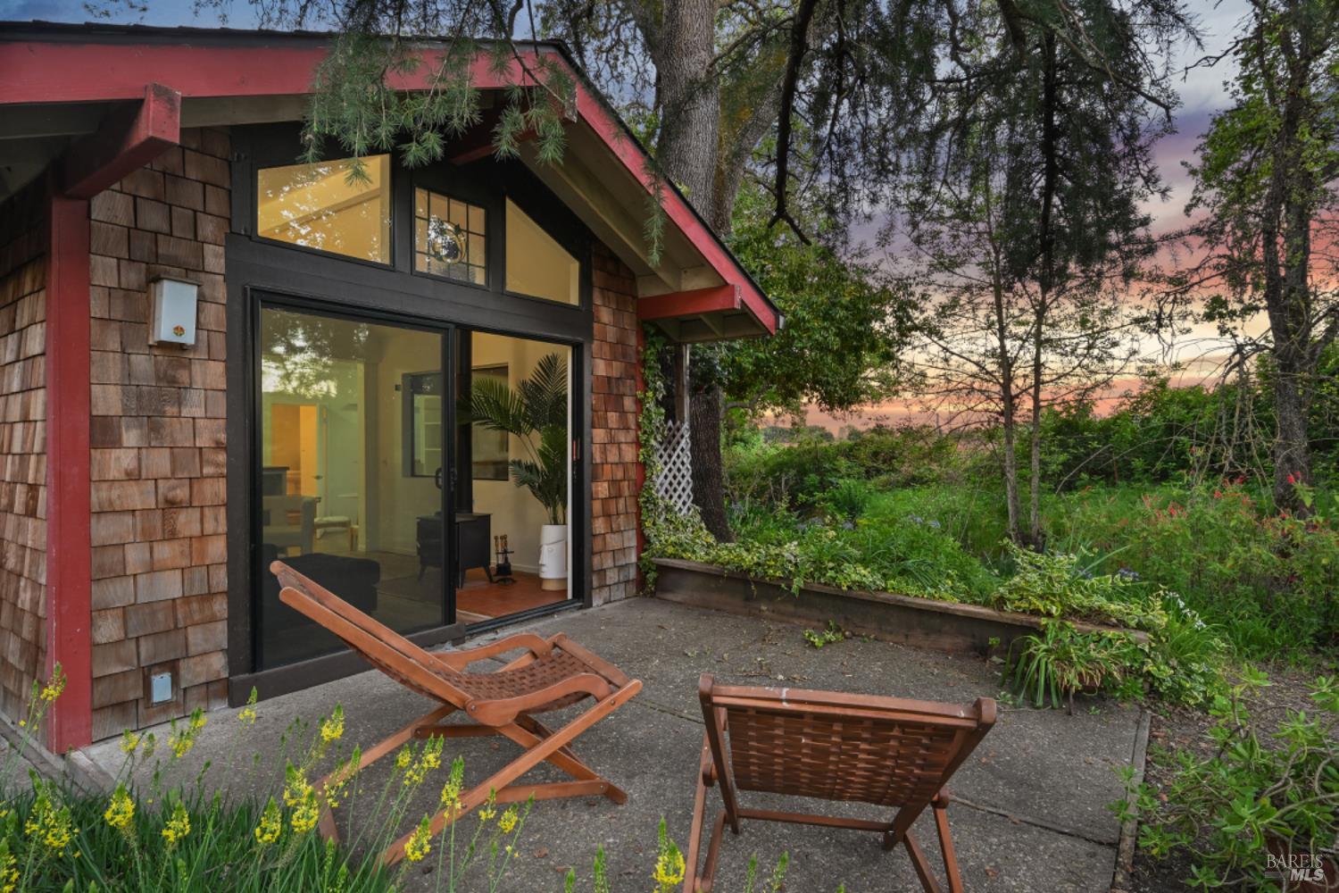 Detail Gallery Image 7 of 60 For 1460 Felder Rd, Sonoma,  CA 95476 - 2 Beds | 2/1 Baths