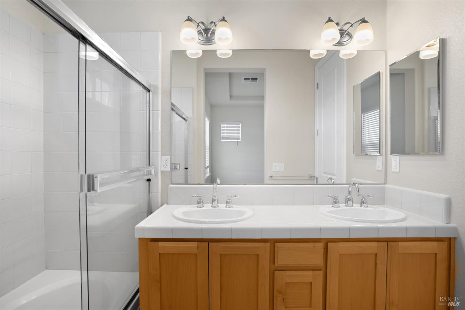 Detail Gallery Image 12 of 31 For 4069 Calloway Dr, Santa Rosa,  CA 95409 - 3 Beds | 3 Baths