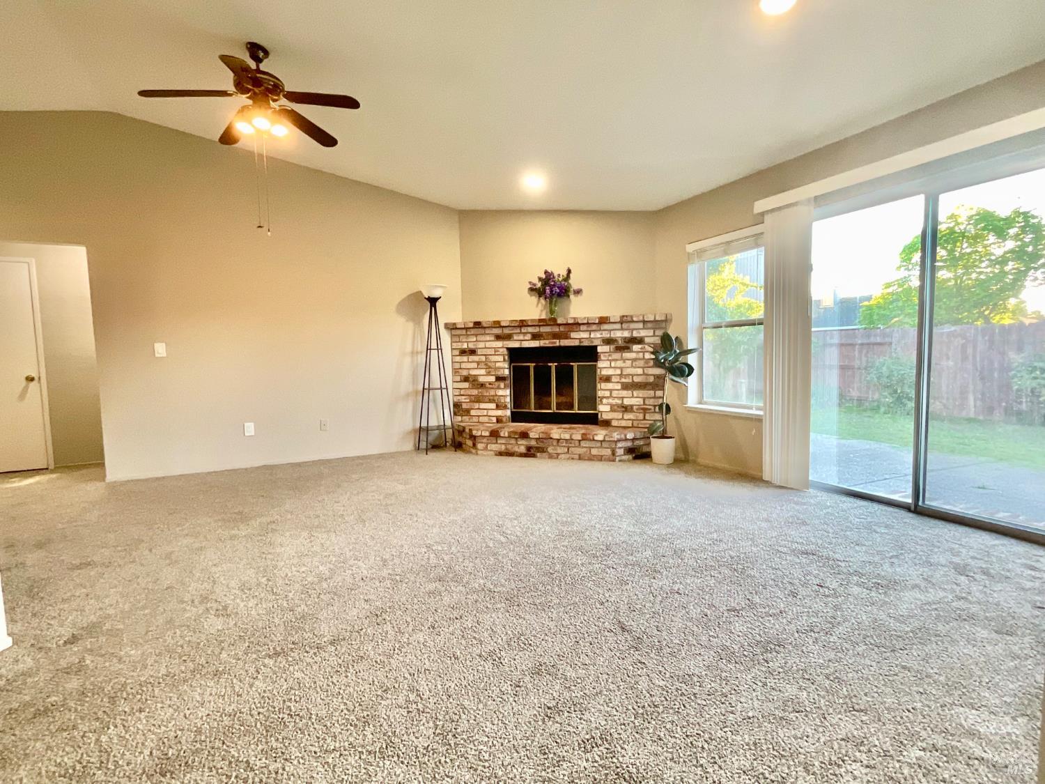 Detail Gallery Image 3 of 15 For 1454 Monitor Ave, Suisun City,  CA 94585 - 3 Beds | 2 Baths