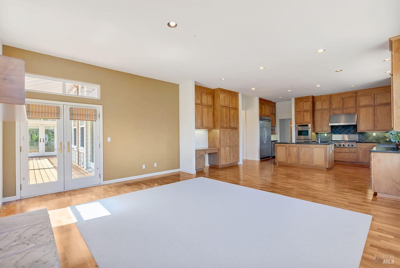 Detail Gallery Image 16 of 35 For 205 Saddle Wood Dr, Novato,  CA 94945 - 4 Beds | 3/1 Baths