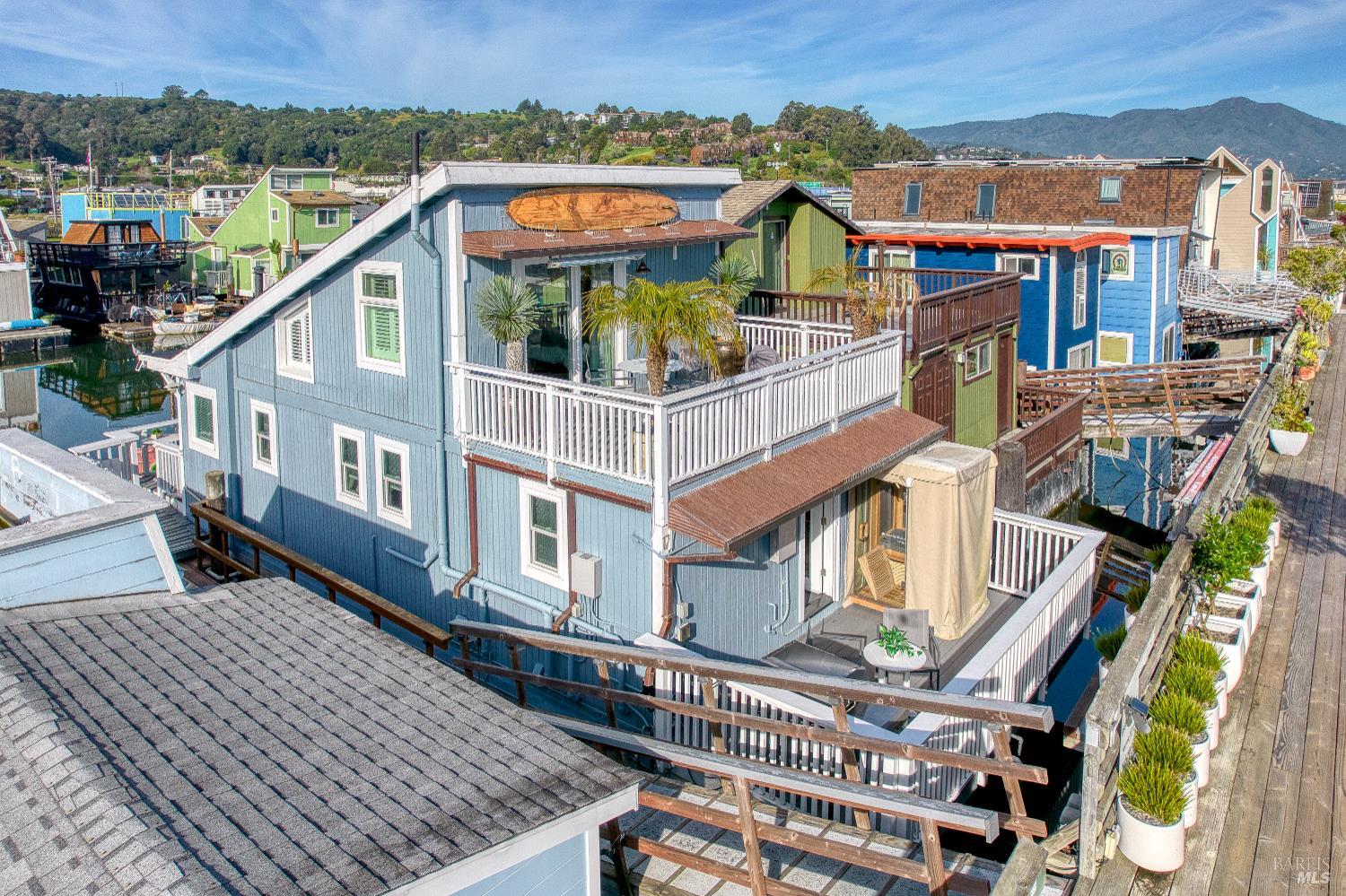 Detail Gallery Image 27 of 34 For 17 East Pier Unkn, Sausalito,  CA 94965 - 2 Beds | 1 Baths